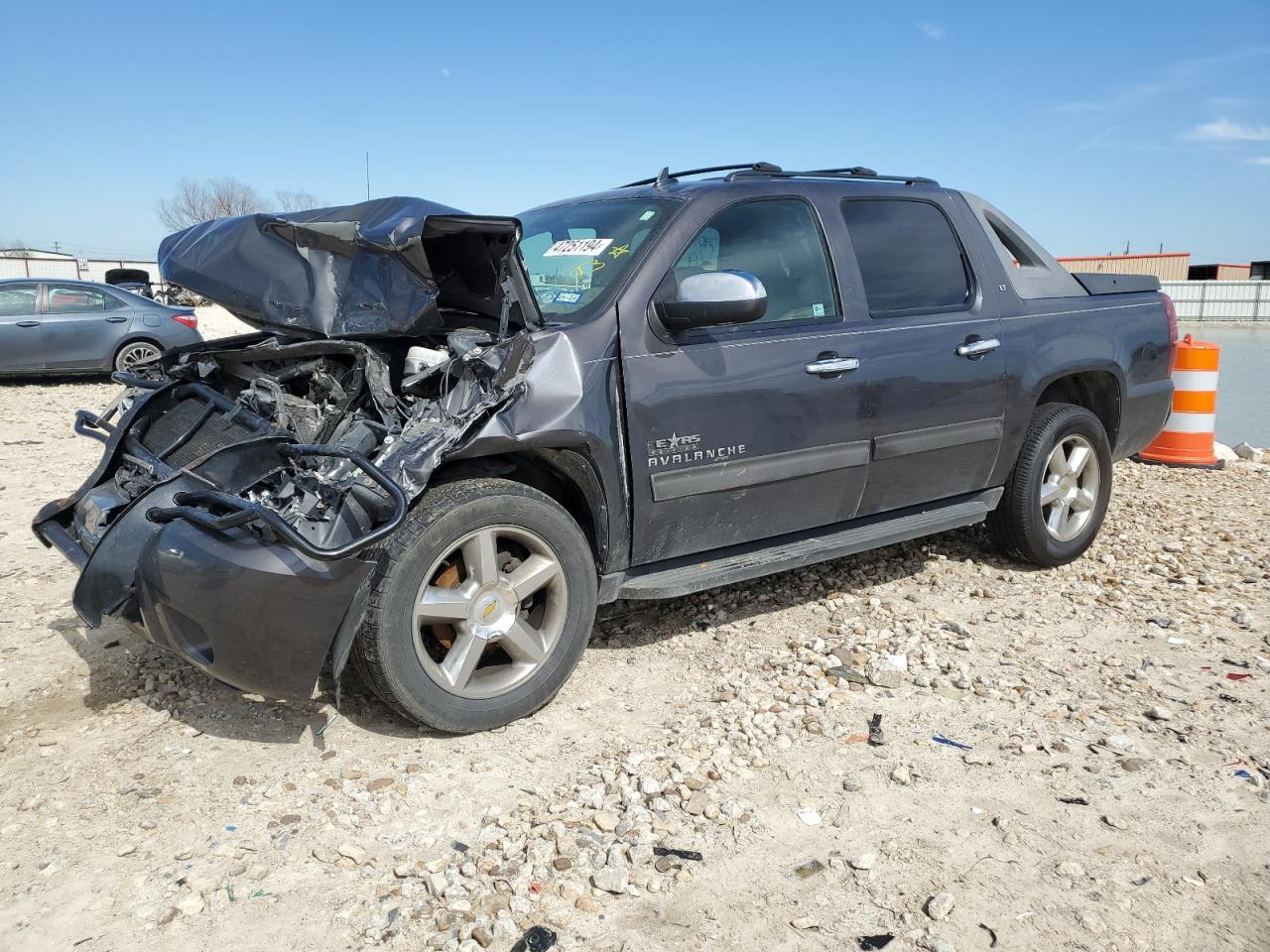 CHEVROLET AVALANCHE 2011 3gntkfe36bg124275