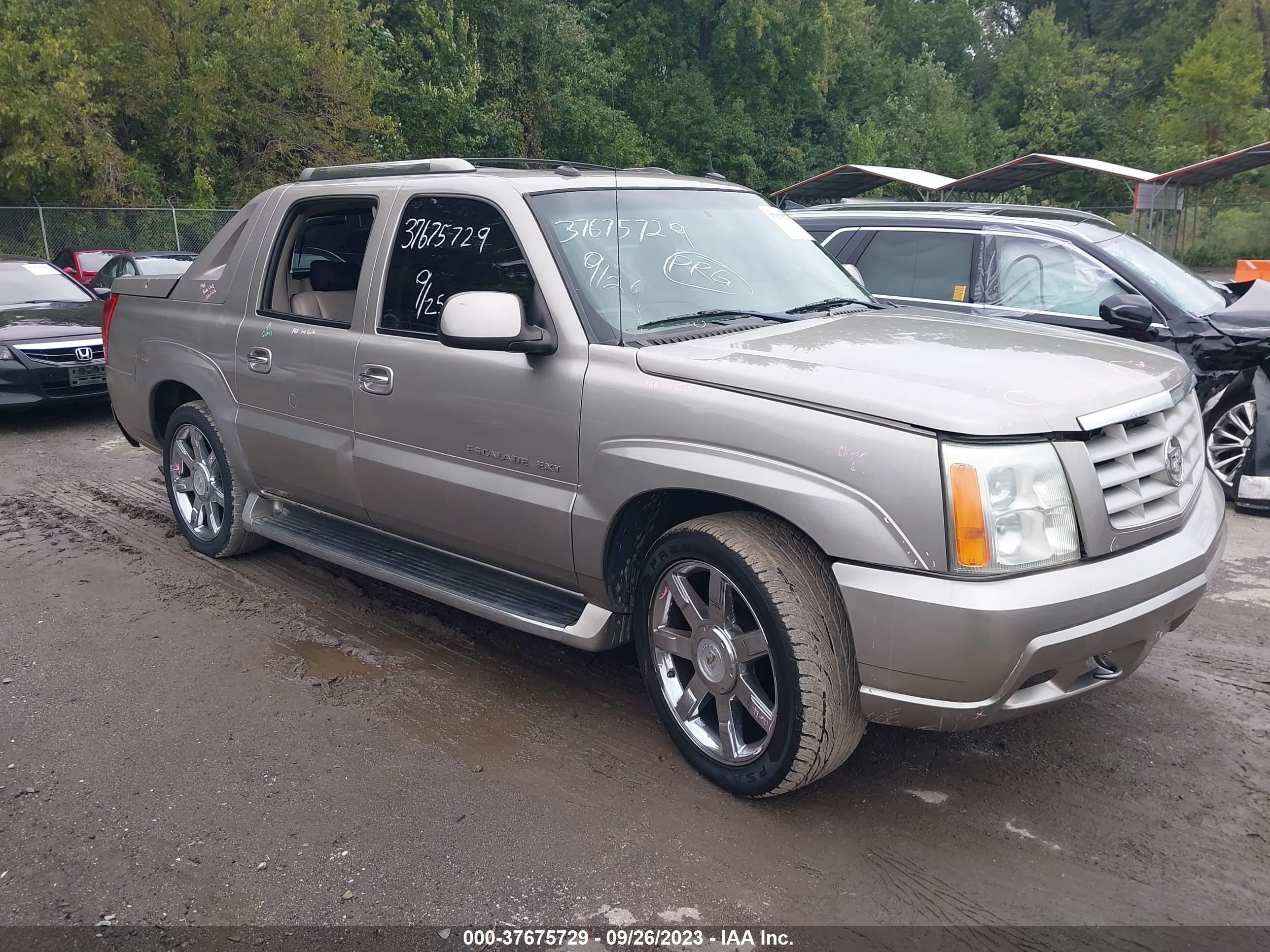 CADILLAC ESCALADE 2003 3gyek63n83g265205