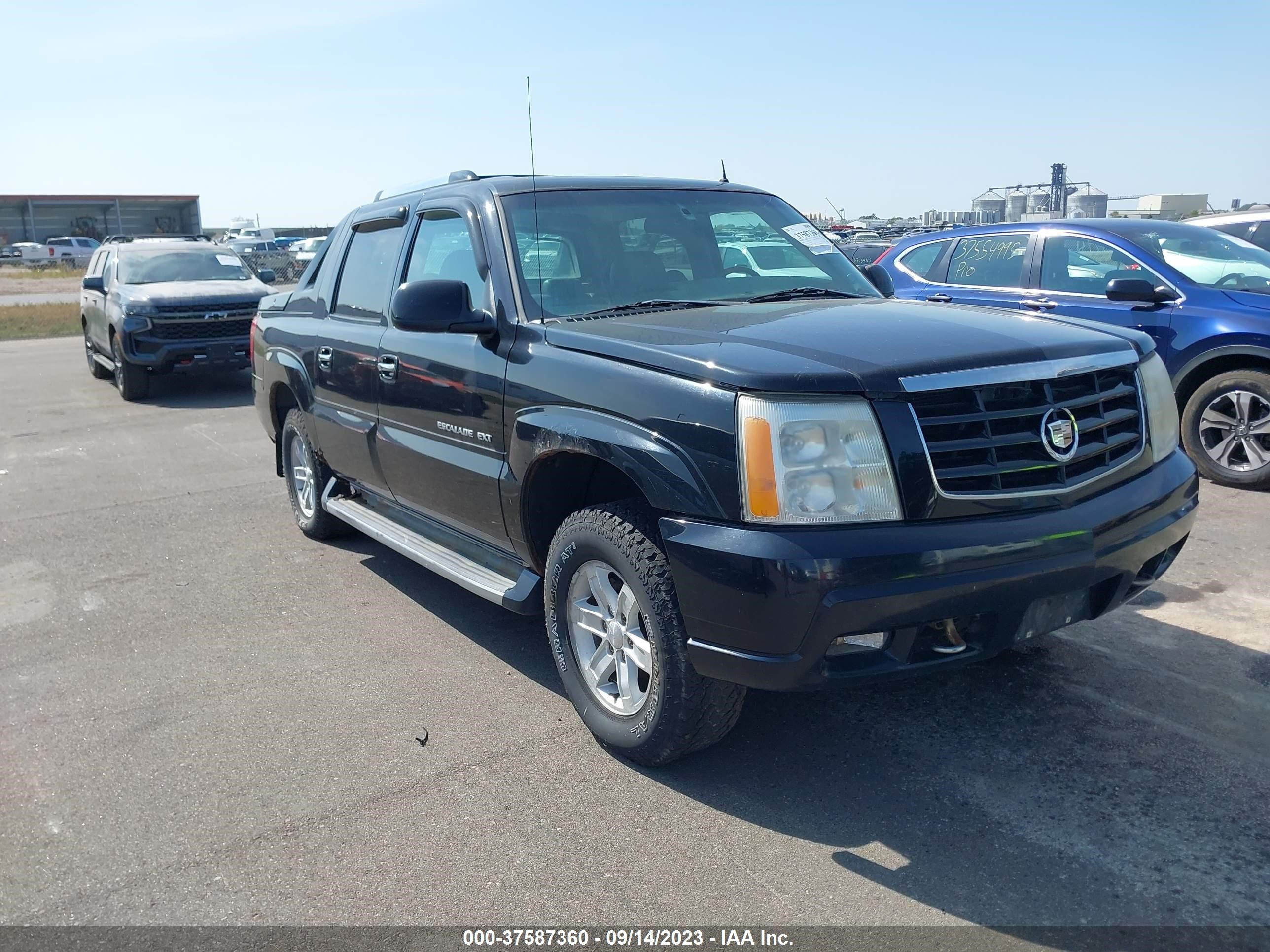 CADILLAC ESCALADE 2002 3gyek63nx2g237257