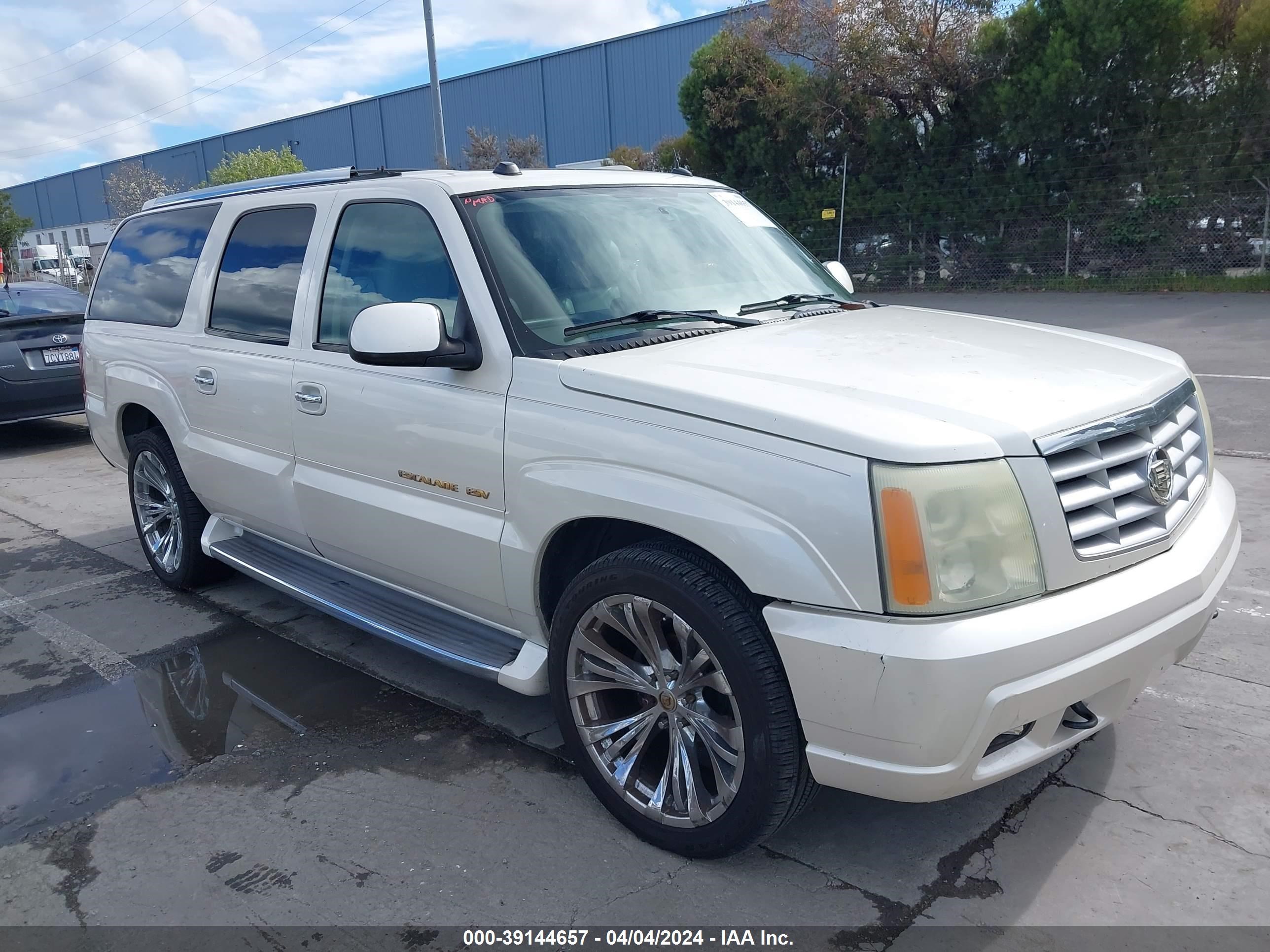 CADILLAC ESCALADE 2004 3gyfk66n74g243987