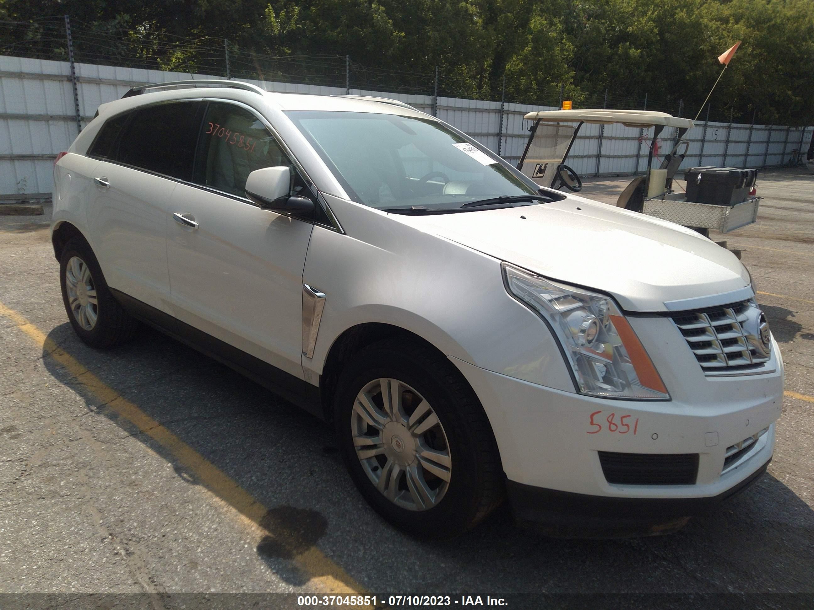 CADILLAC SRX 2015 3gyfnee35fs585696