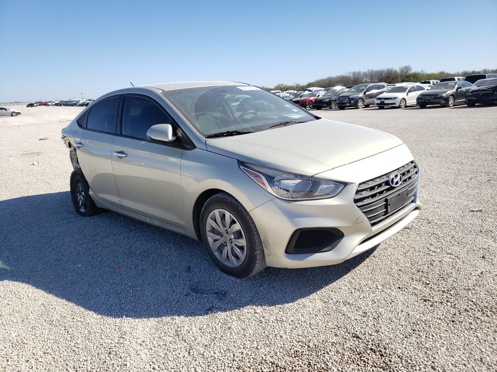 HYUNDAI ACCENT SE 2018 3kpc24a32je035140