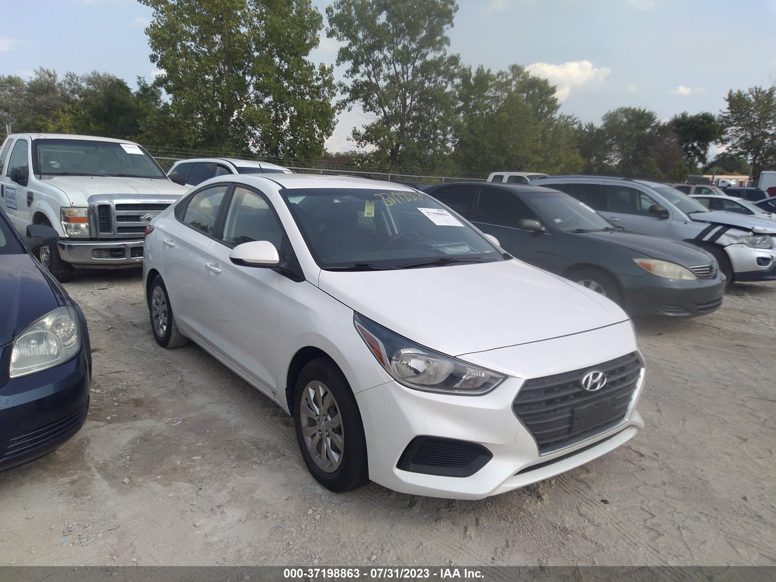 HYUNDAI ACCENT 2018 3kpc24a35je010085