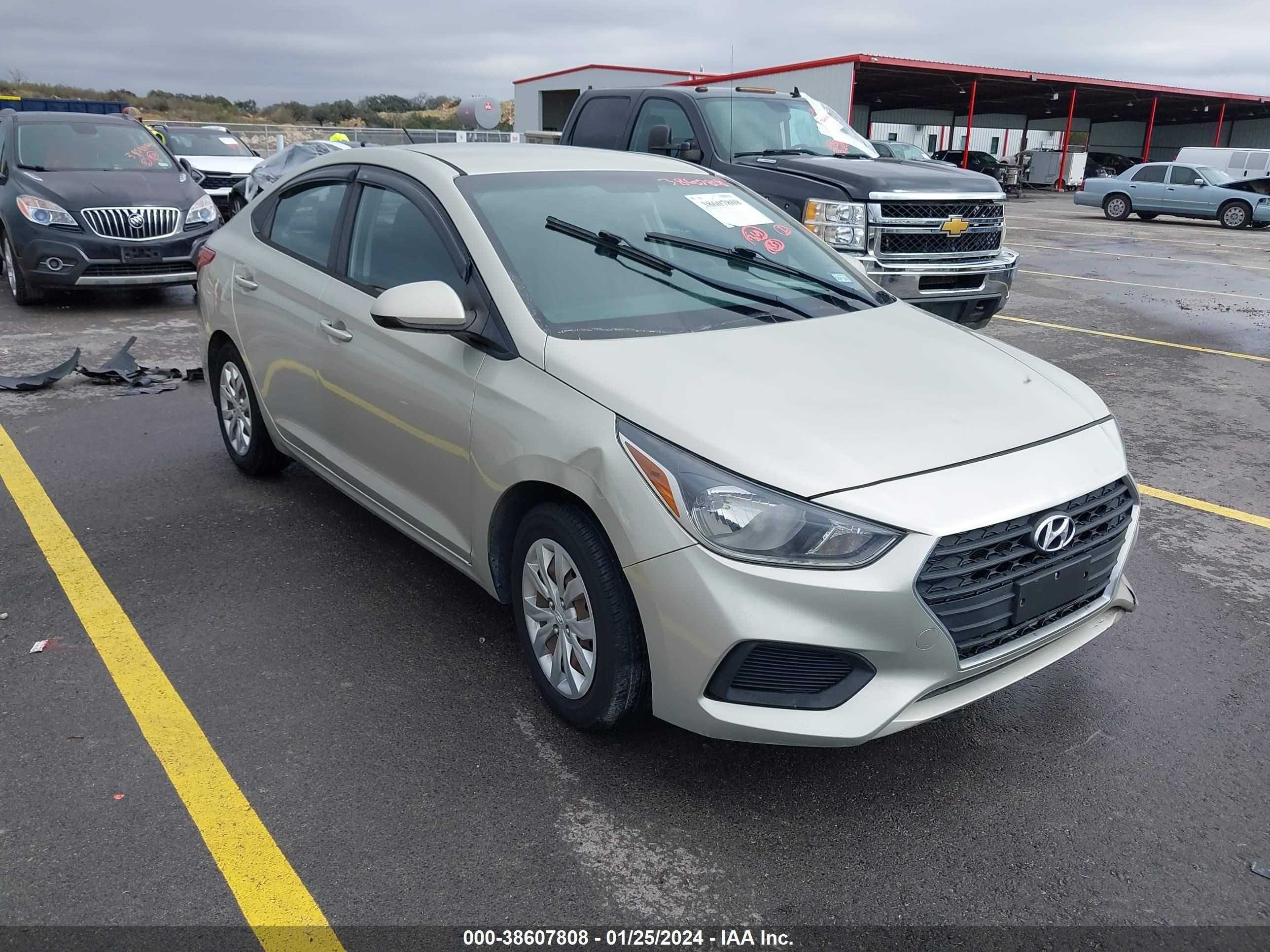 HYUNDAI ACCENT 2018 3kpc24a36je009897