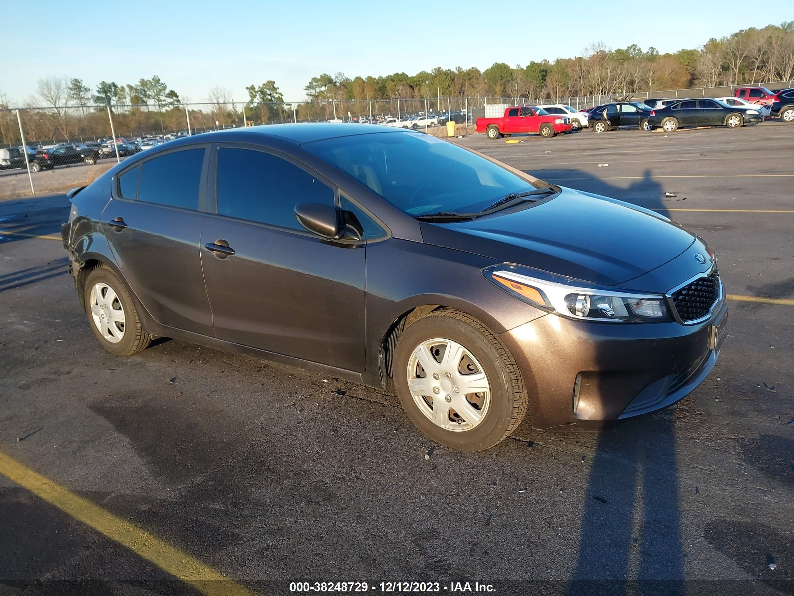 KIA FORTE 2017 3kpfk4a70he025443