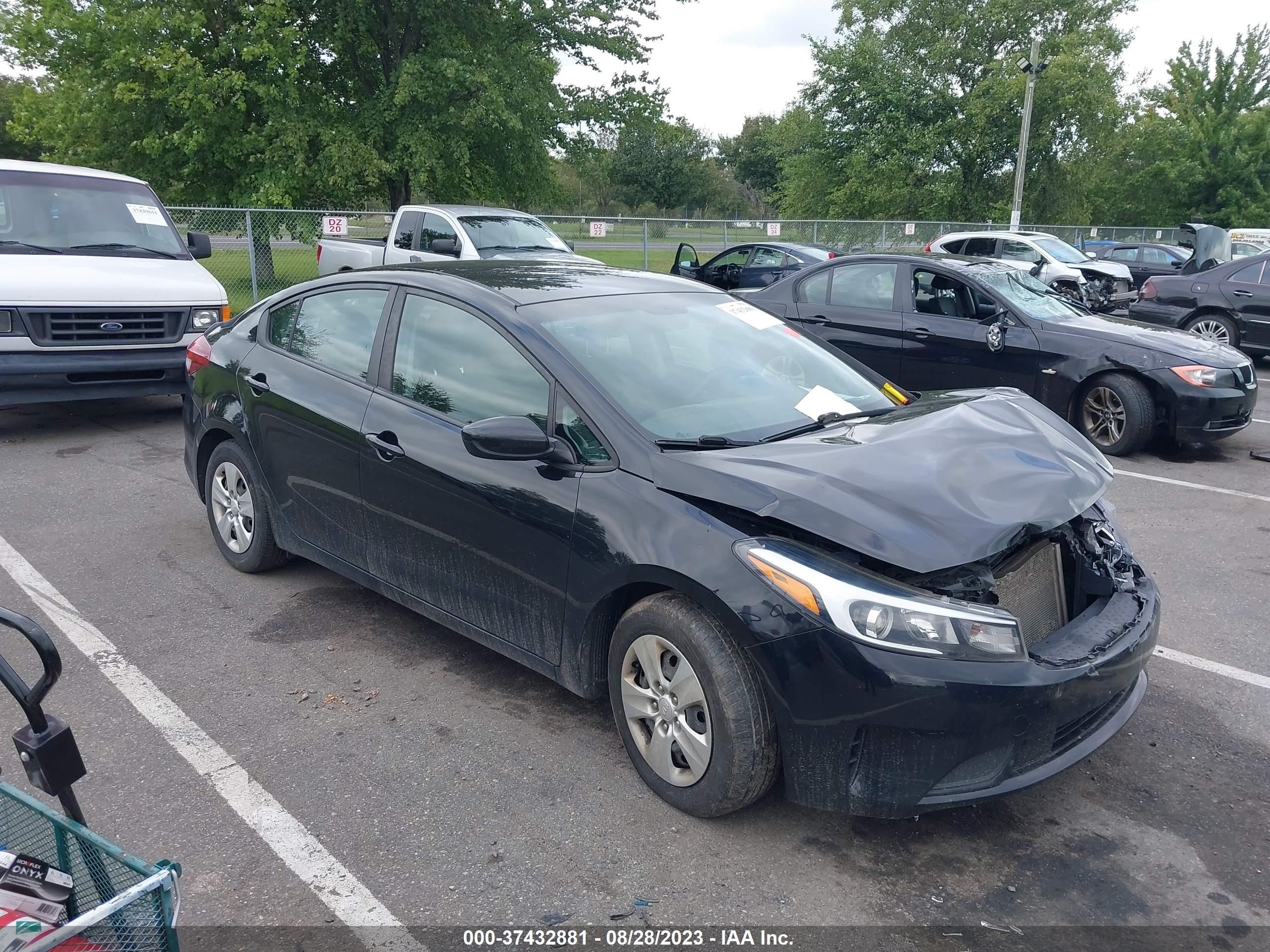 KIA FORTE 2017 3kpfk4a70he040220