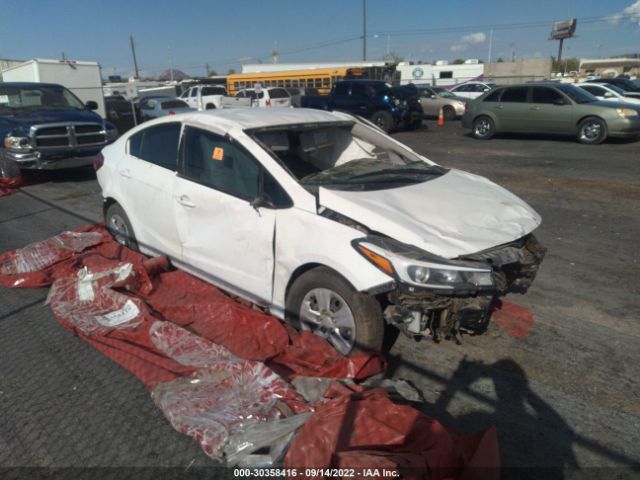 KIA FORTE 2017 3kpfk4a70he068177