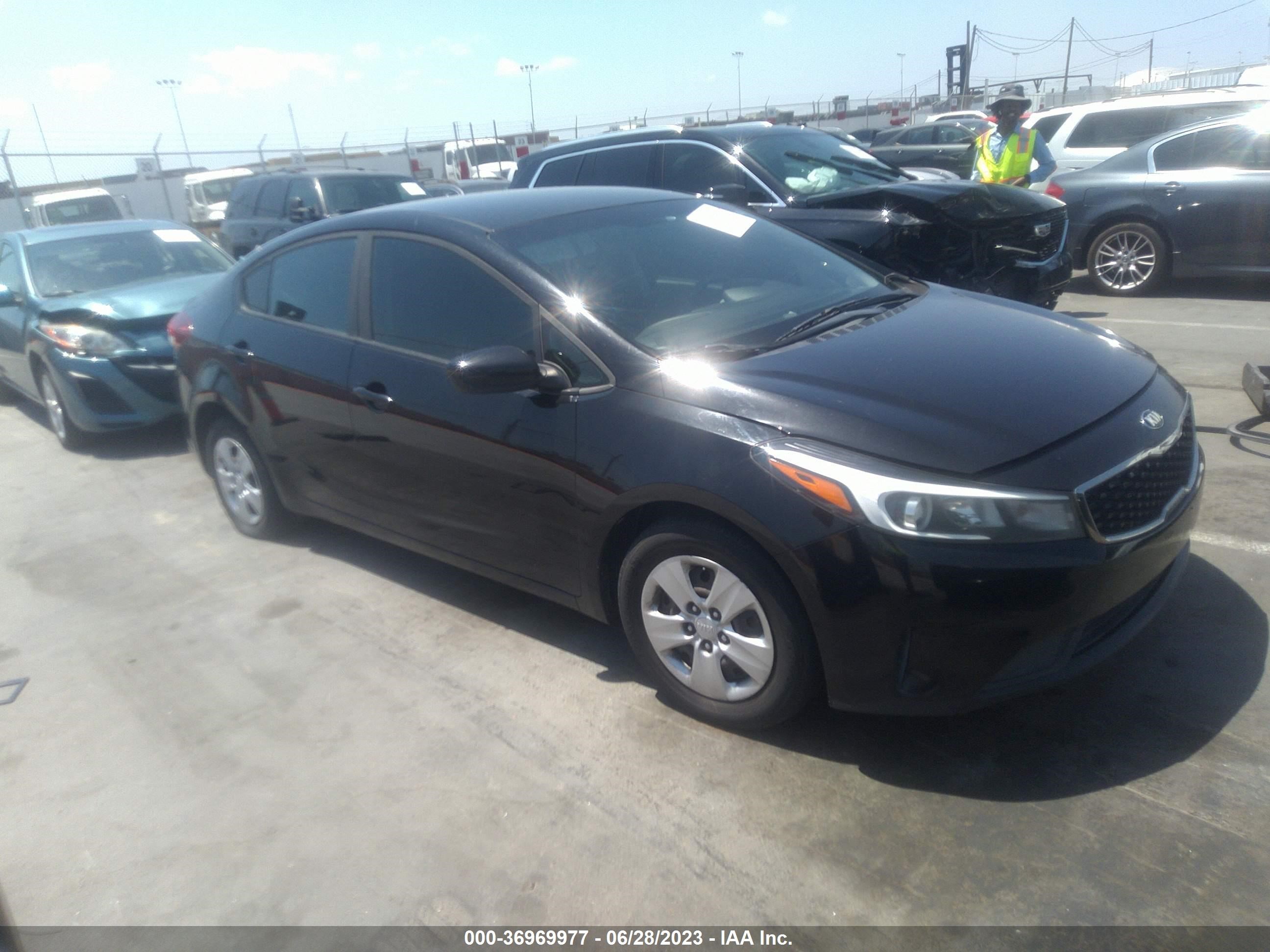 KIA FORTE 2017 3kpfk4a70he084668