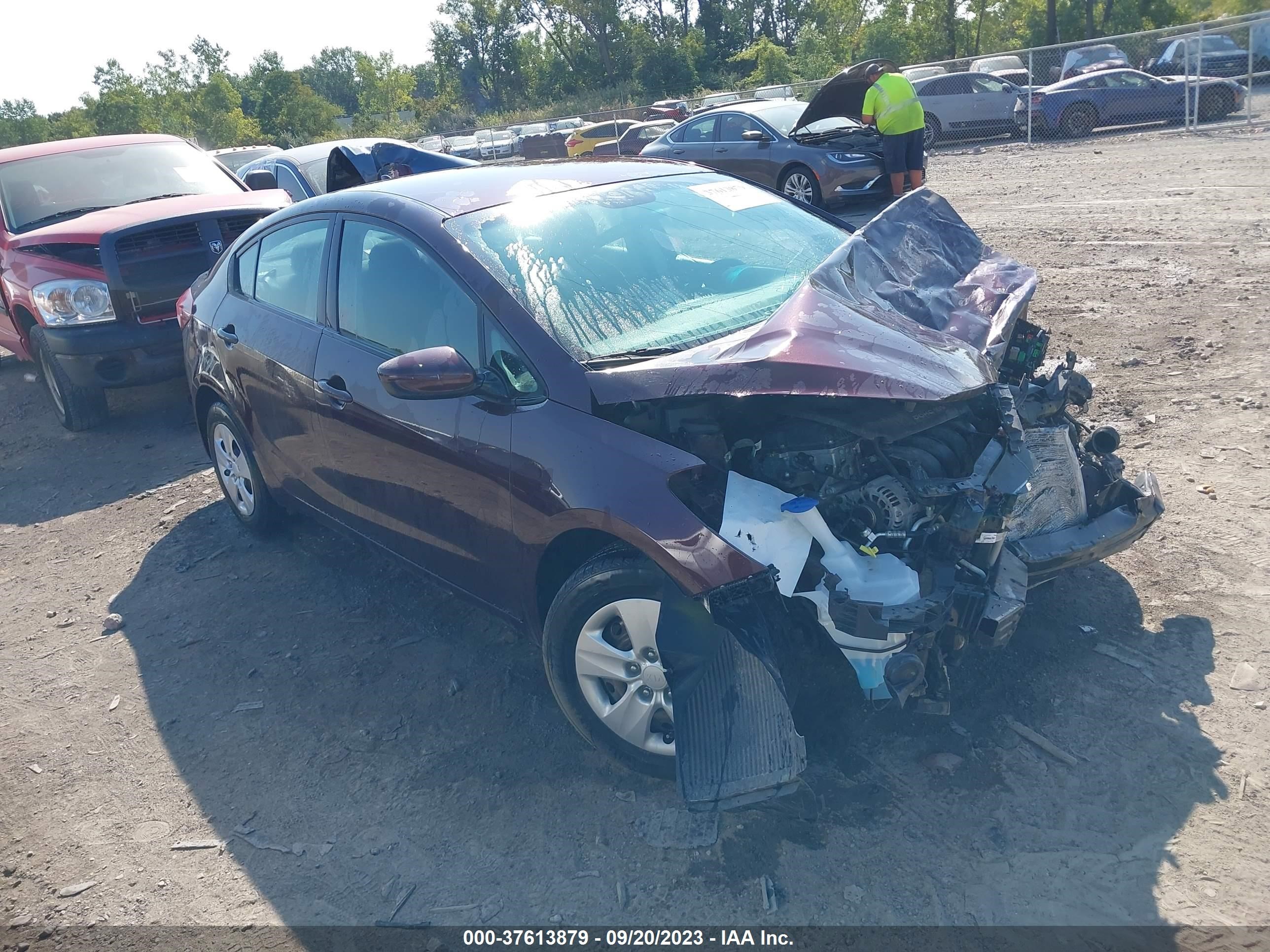 KIA FORTE 2017 3kpfk4a70he089188