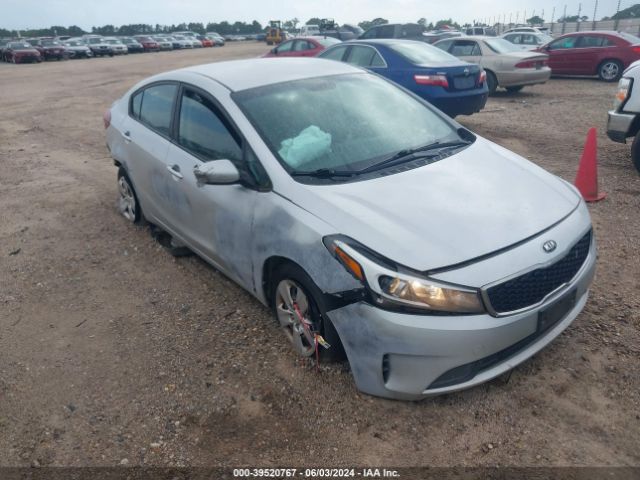 KIA FORTE 2017 3kpfk4a70he095976