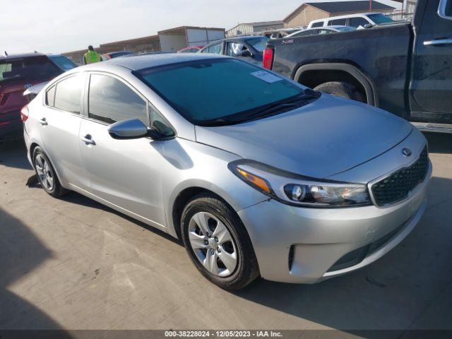 KIA FORTE 2017 3kpfk4a70he096755