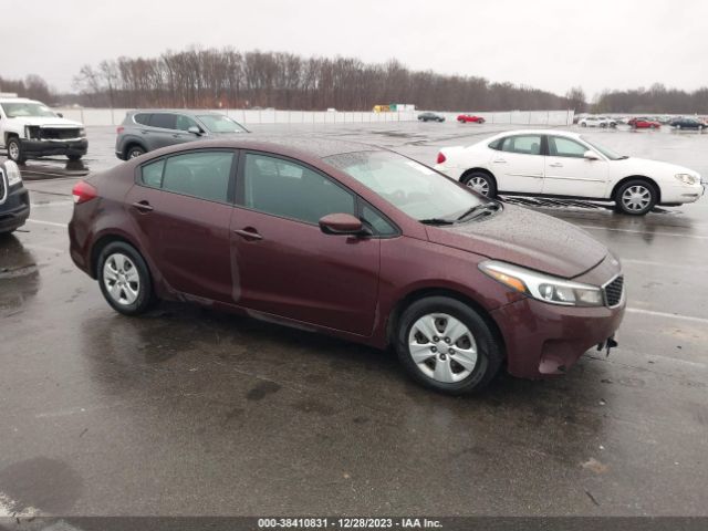 KIA FORTE 2017 3kpfk4a70he119872