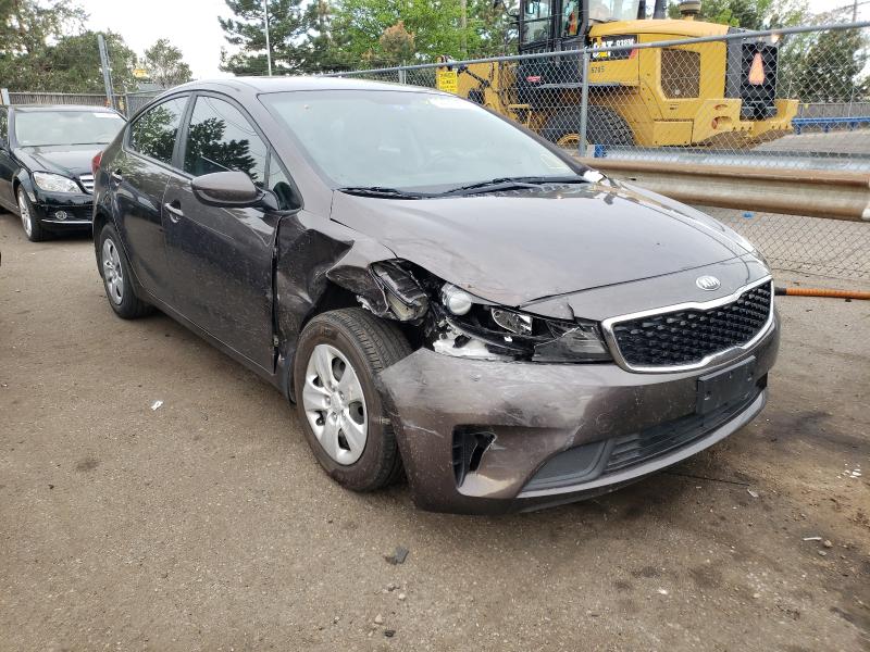 KIA FORTE LX 2017 3kpfk4a70he152371