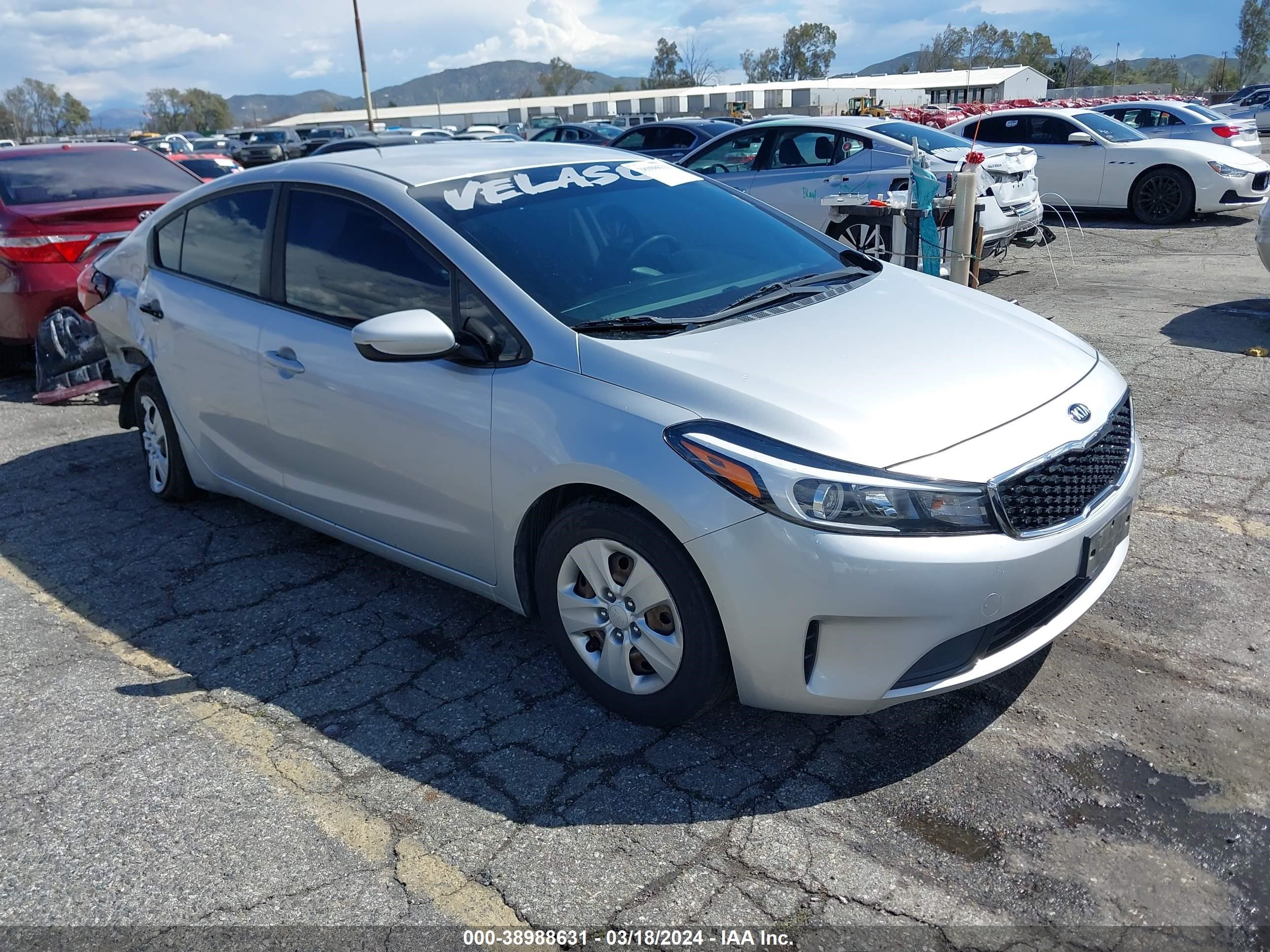 KIA FORTE 2018 3kpfk4a70je201218