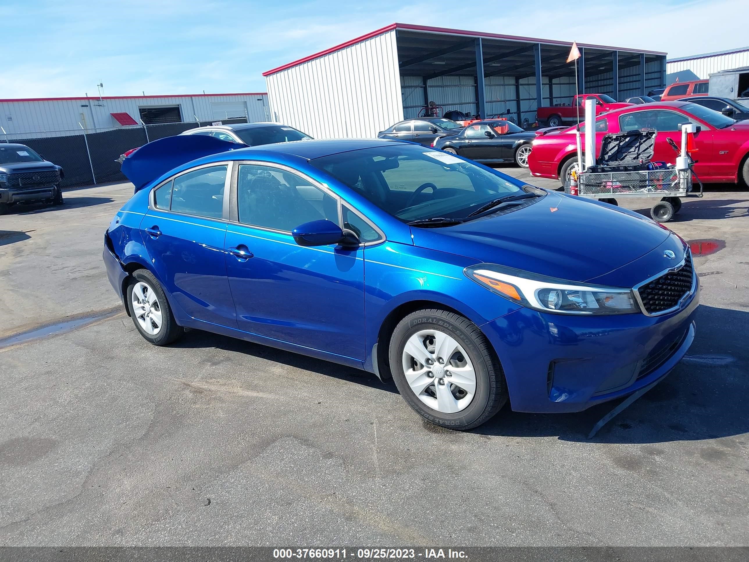 KIA FORTE 2018 3kpfk4a70je257014