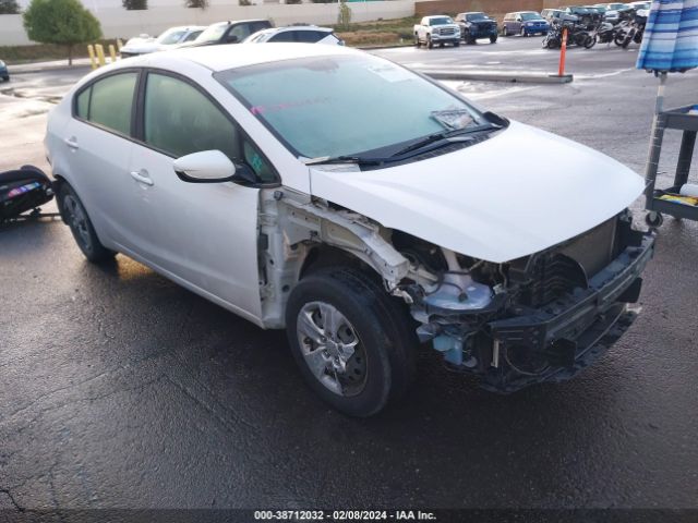 KIA FORTE 2018 3kpfk4a70je257482