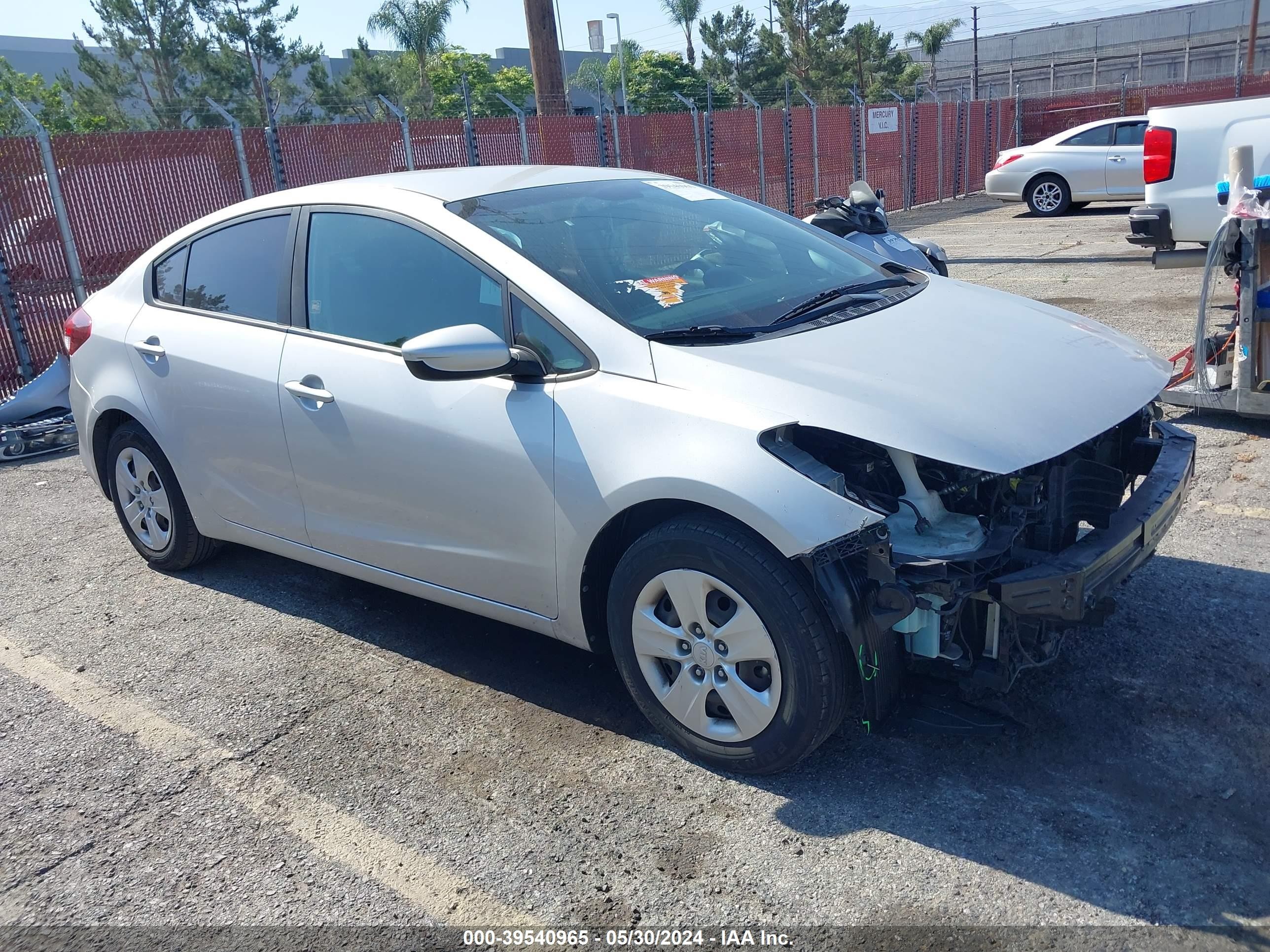 KIA FORTE 2017 3kpfk4a71he155943