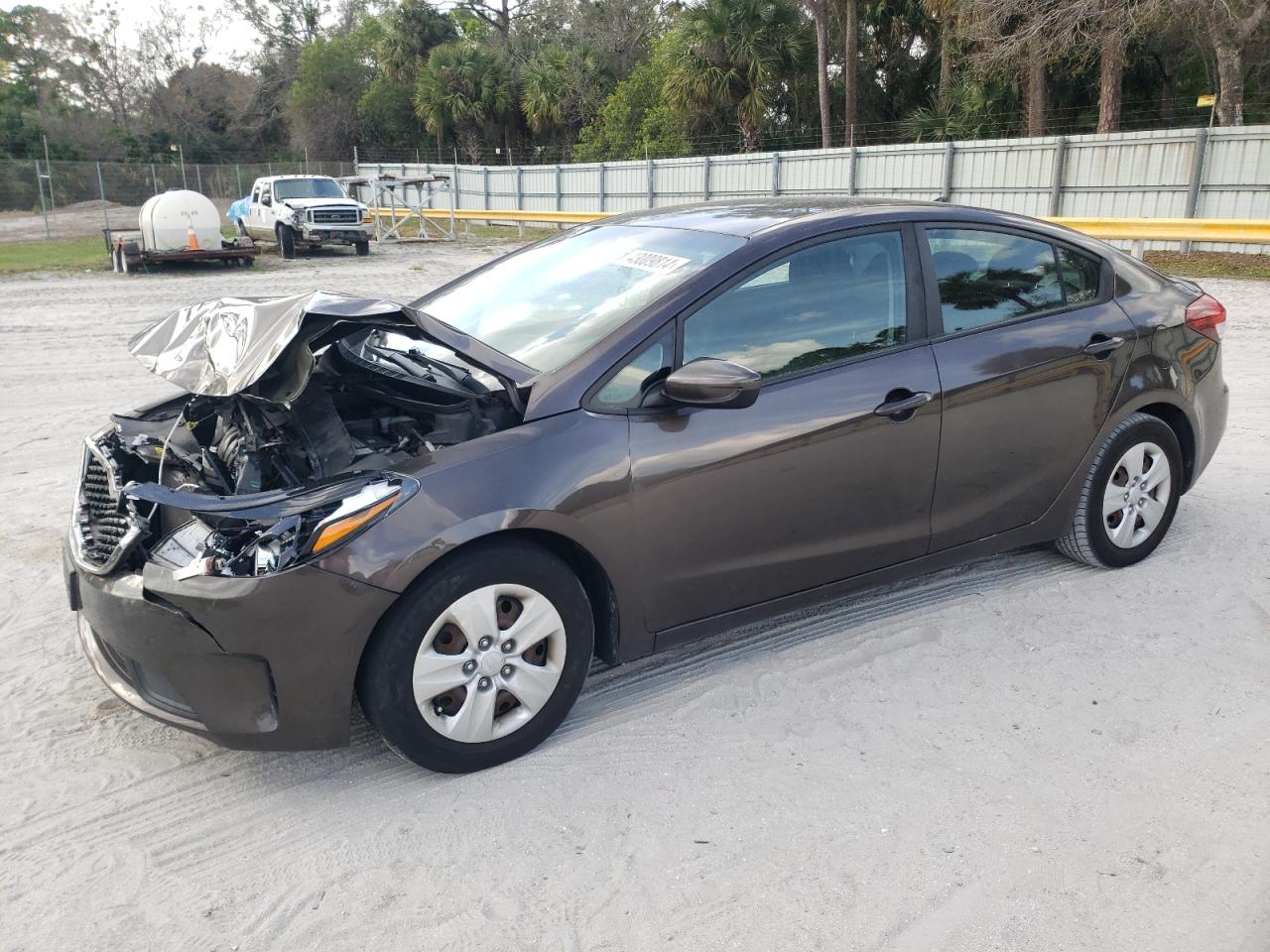 KIA FORTE 2018 3kpfk4a71je212079