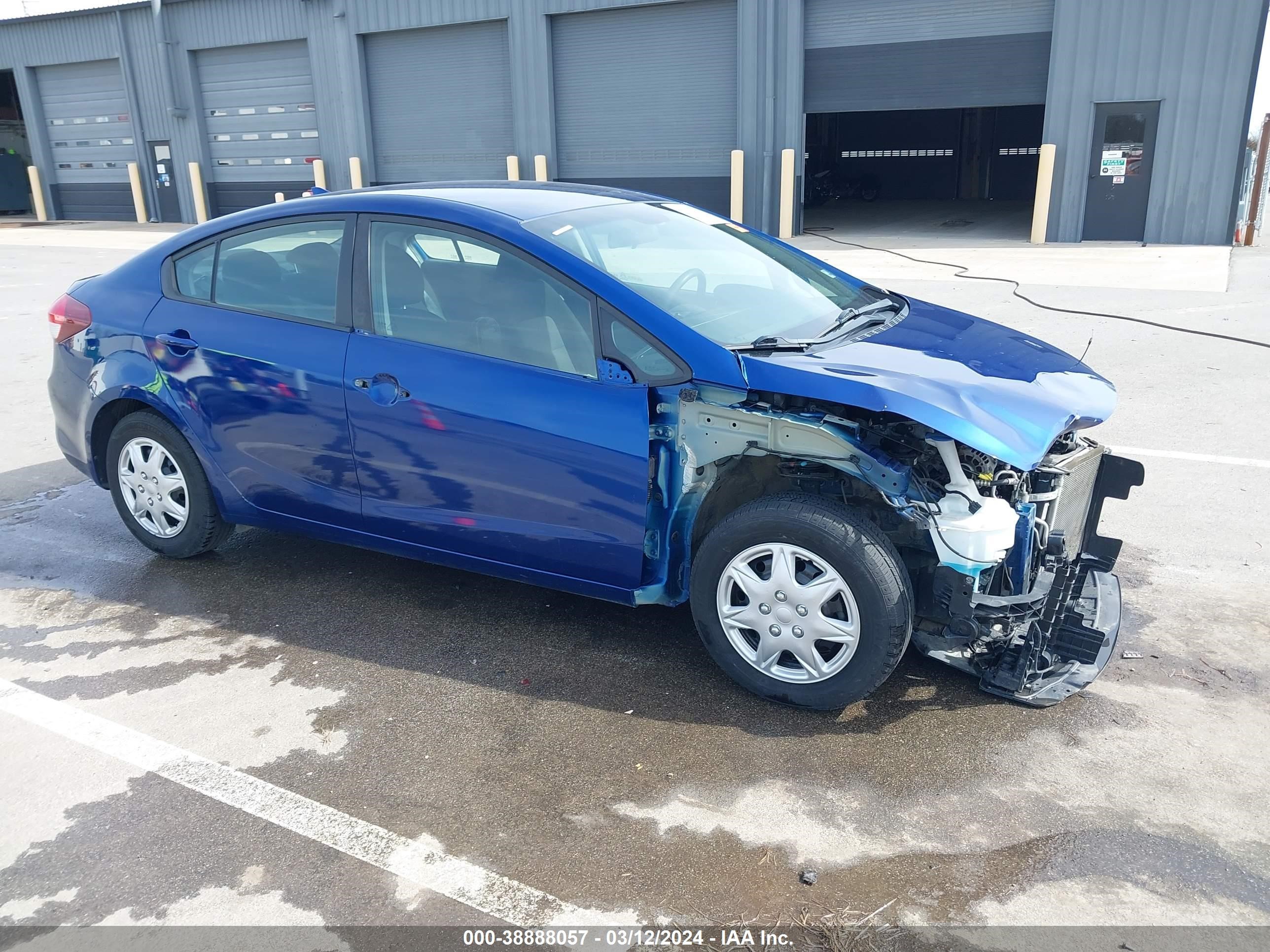 KIA FORTE 2018 3kpfk4a71je259435