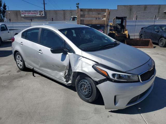 KIA FORTE LX 2018 3kpfk4a71je272427