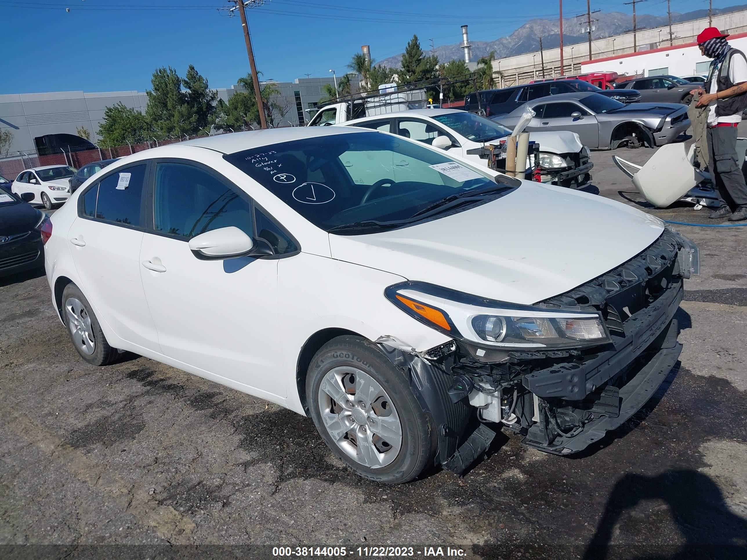 KIA FORTE 2017 3kpfk4a72he051462