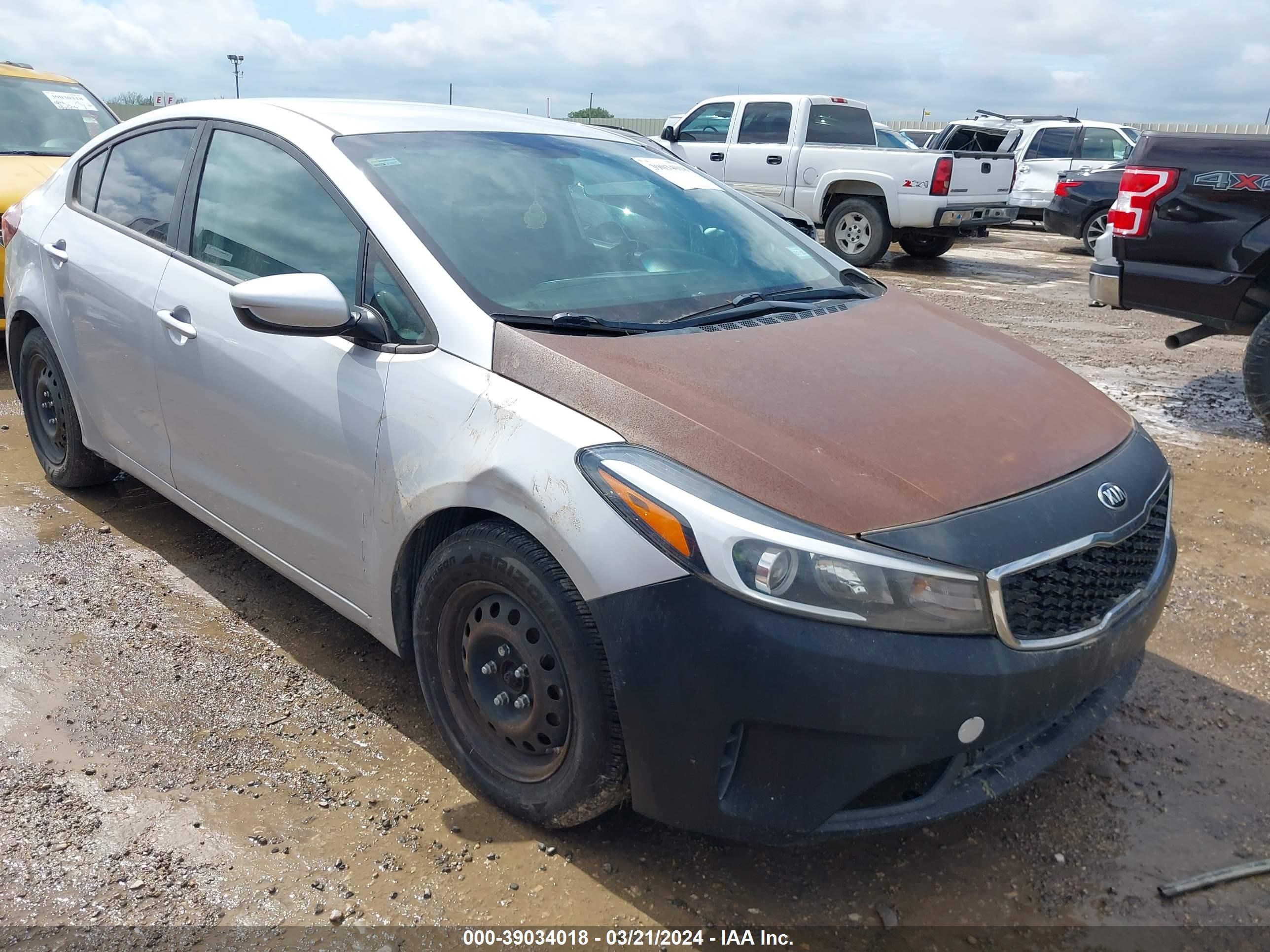 KIA FORTE 2017 3kpfk4a72he096479