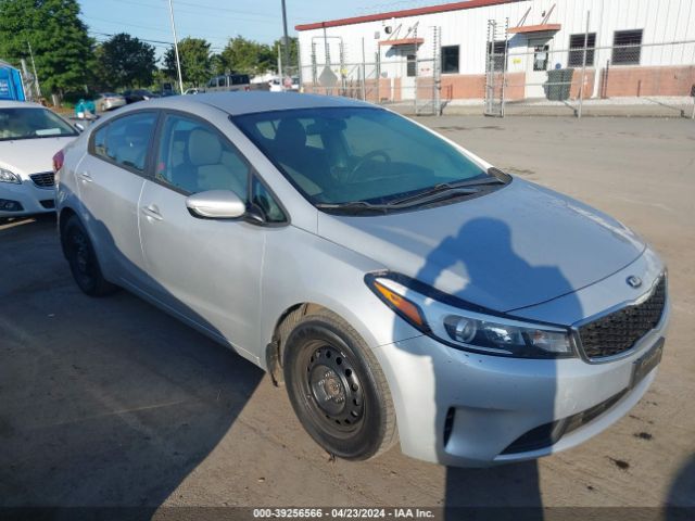 KIA FORTE 2018 3kpfk4a72je212561