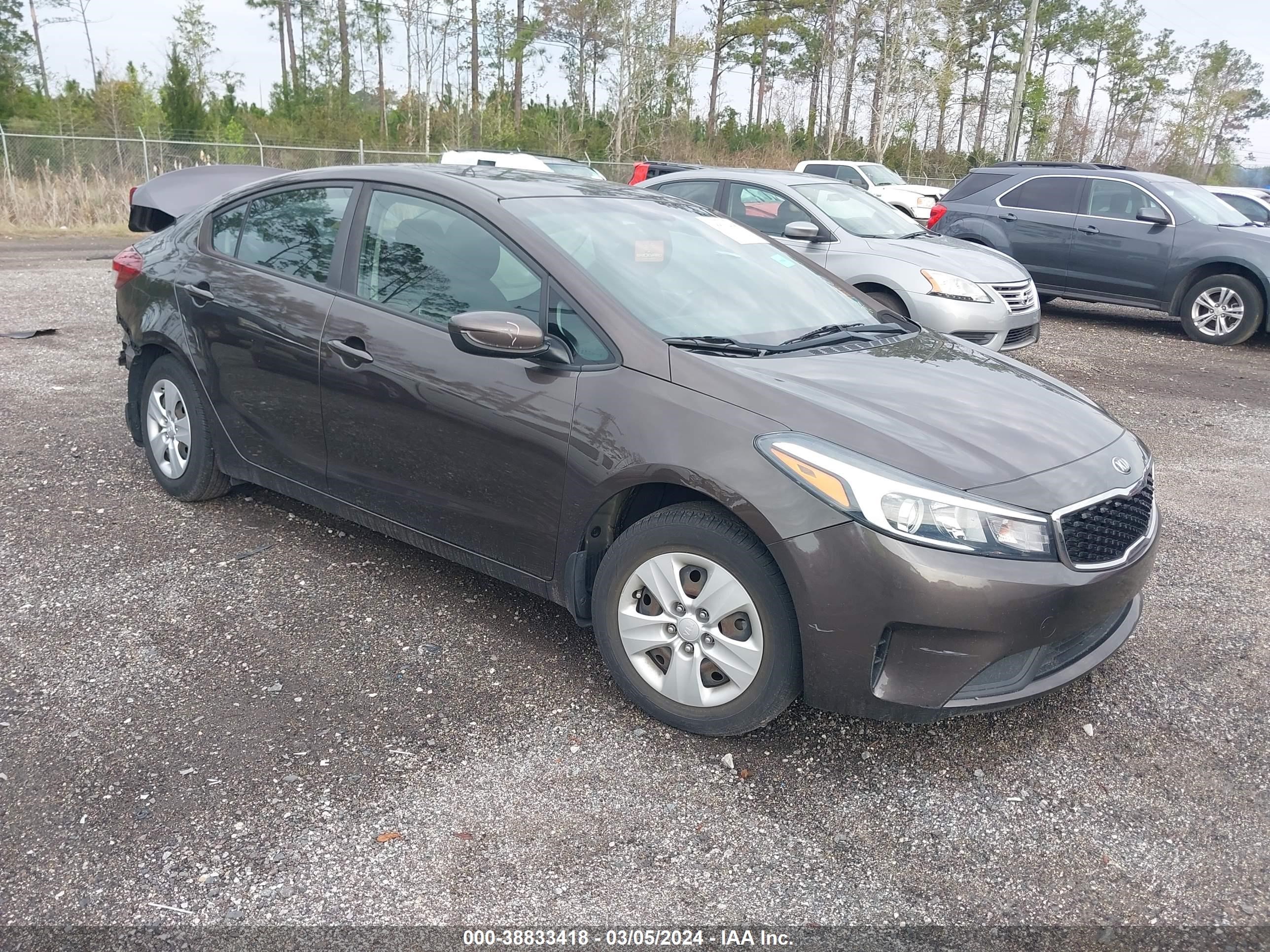 KIA FORTE 2018 3kpfk4a72je224984