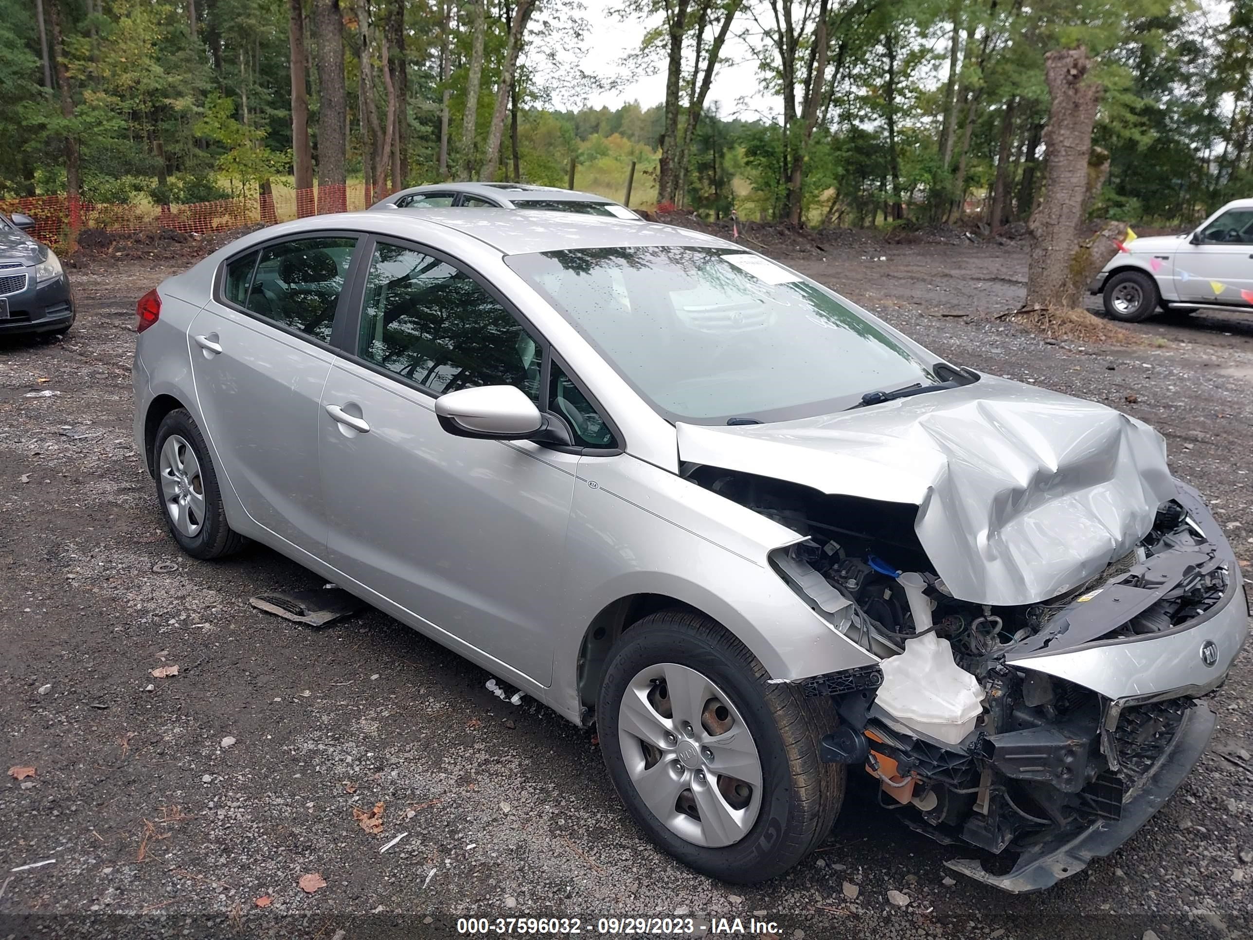 KIA FORTE 2018 3kpfk4a72je236455