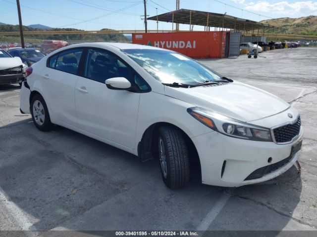 KIA FORTE 2018 3kpfk4a72je268452