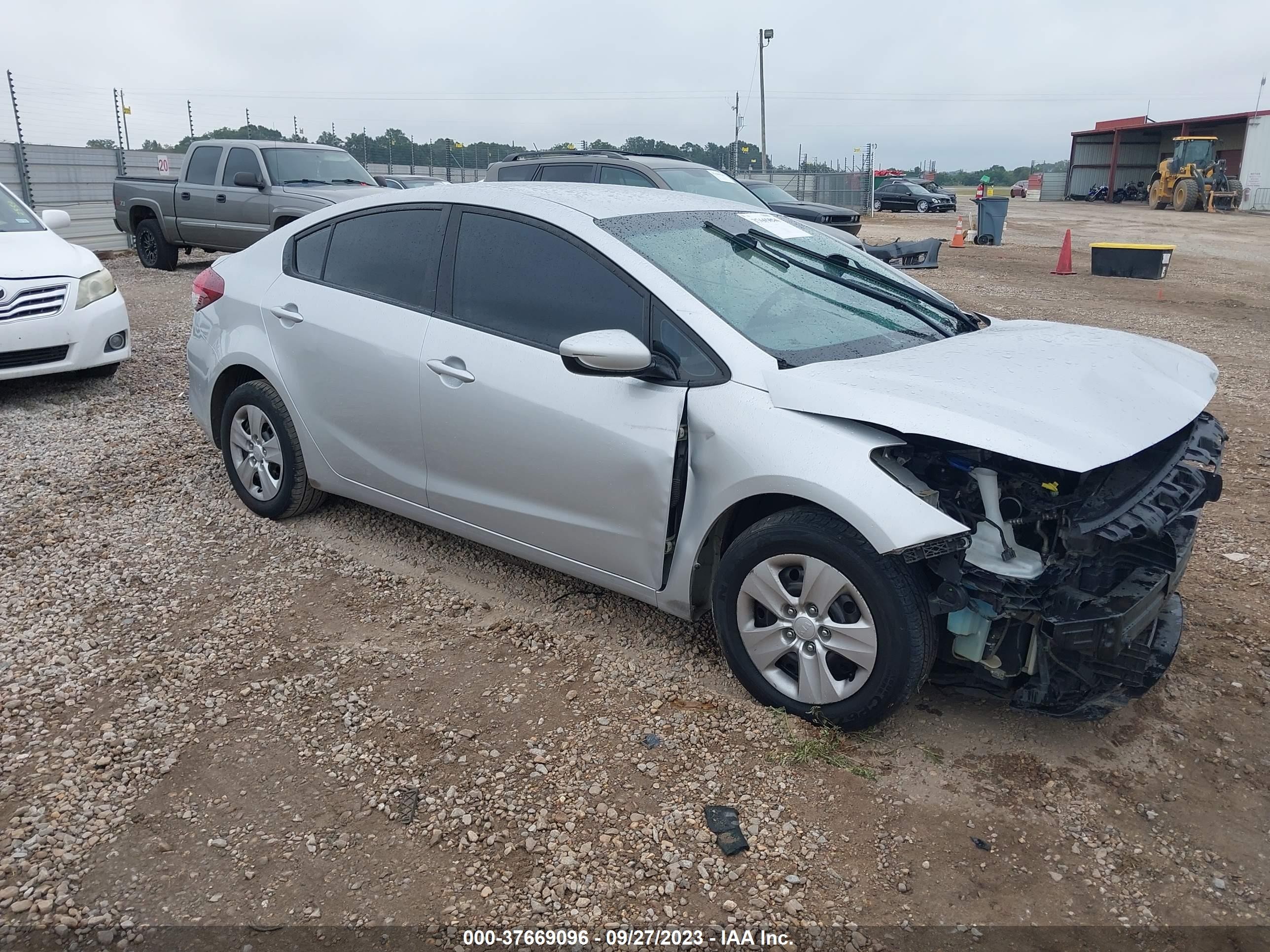 KIA FORTE 2017 3kpfk4a73he040857