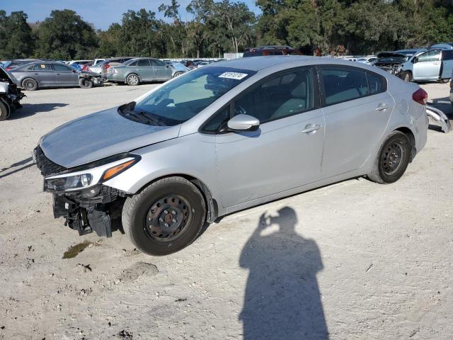 KIA FORTE LX 2018 3kpfk4a73je211855