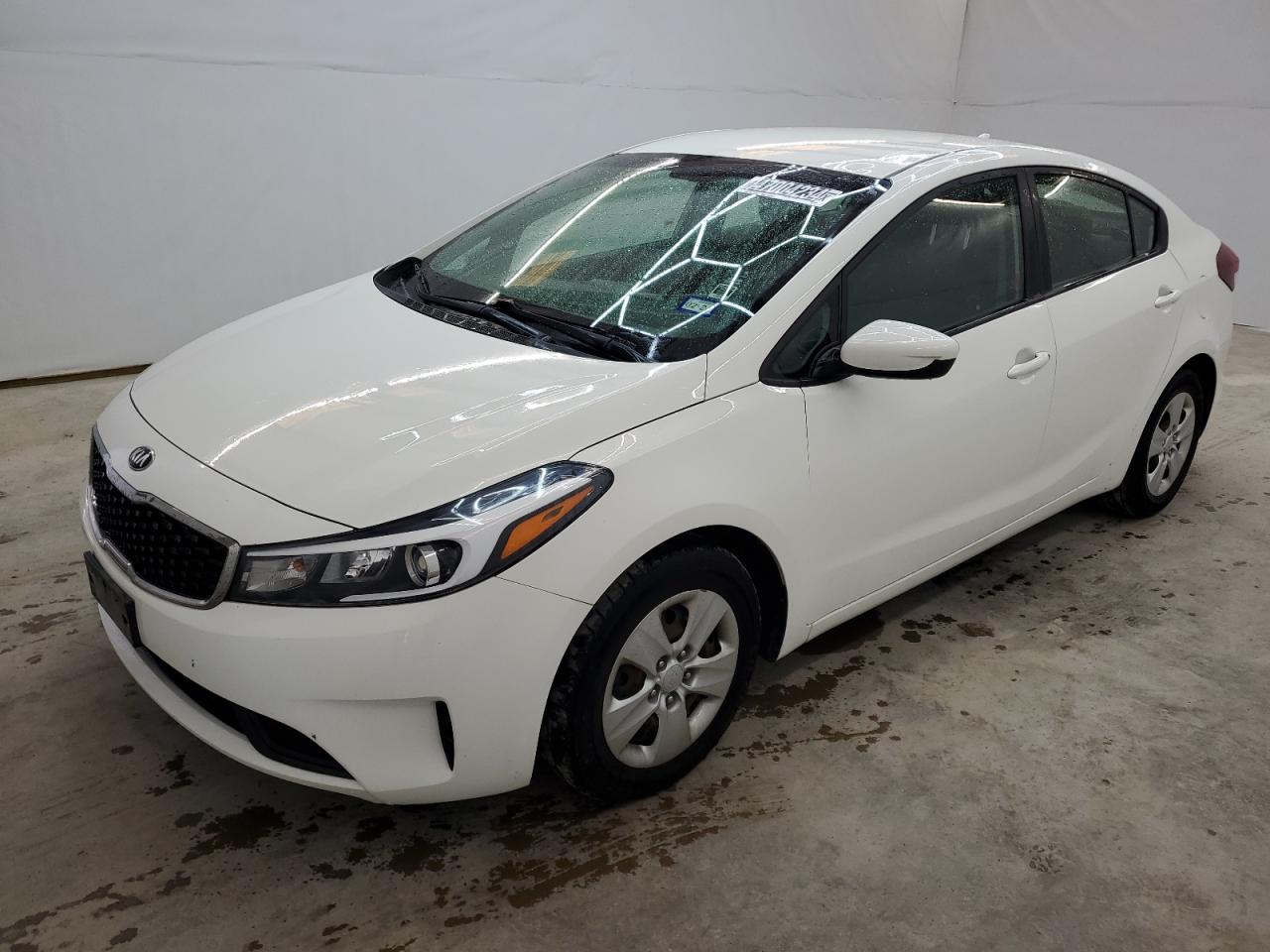 KIA FORTE 2018 3kpfk4a73je211869