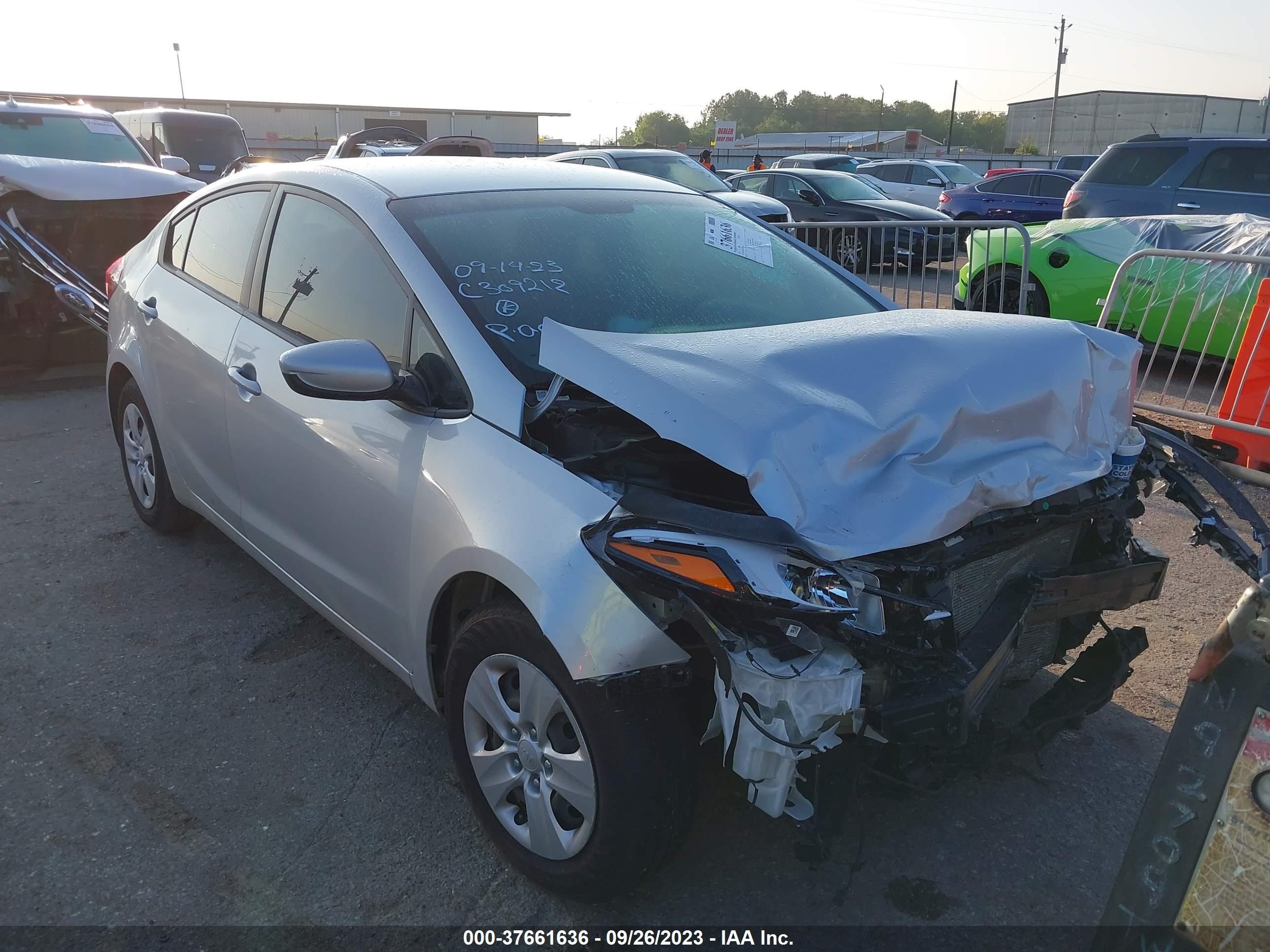 KIA FORTE 2017 3kpfk4a74he010556