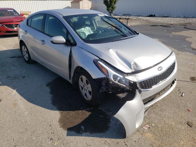 KIA FORTE LX 2018 3kpfk4a74je226364