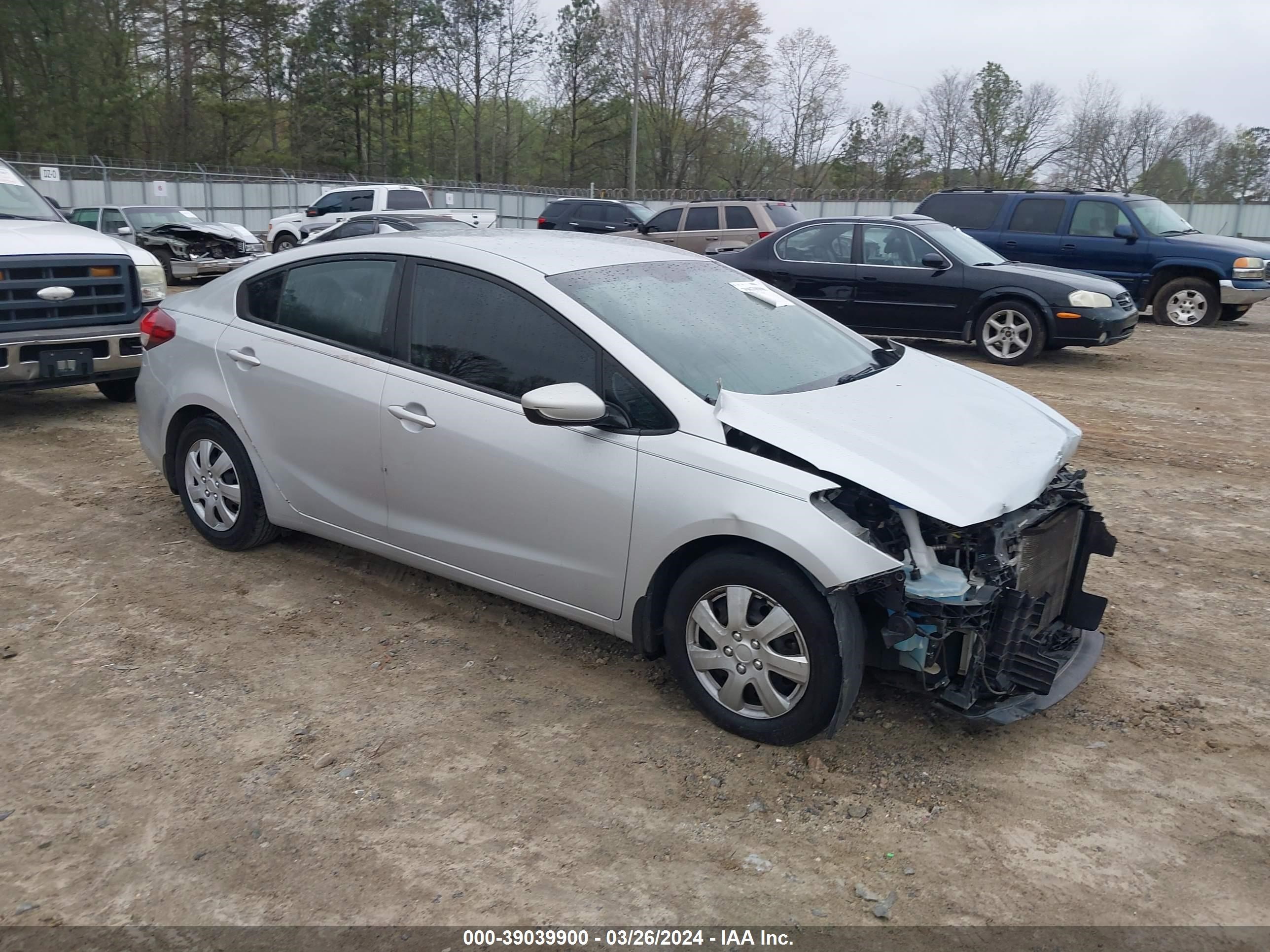 KIA FORTE 2018 3kpfk4a74je227899