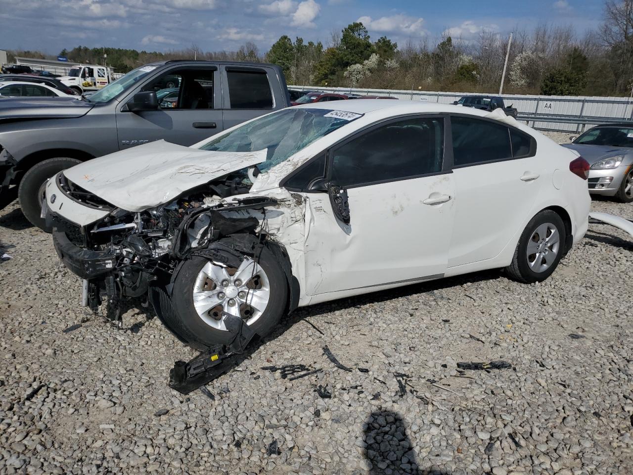 KIA FORTE 2018 3kpfk4a74je247148