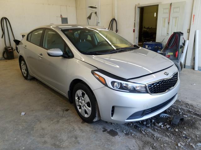 KIA FORTE LX 2018 3kpfk4a74je258005