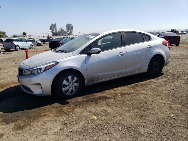 KIA FORTE LX 2018 3kpfk4a74je260840