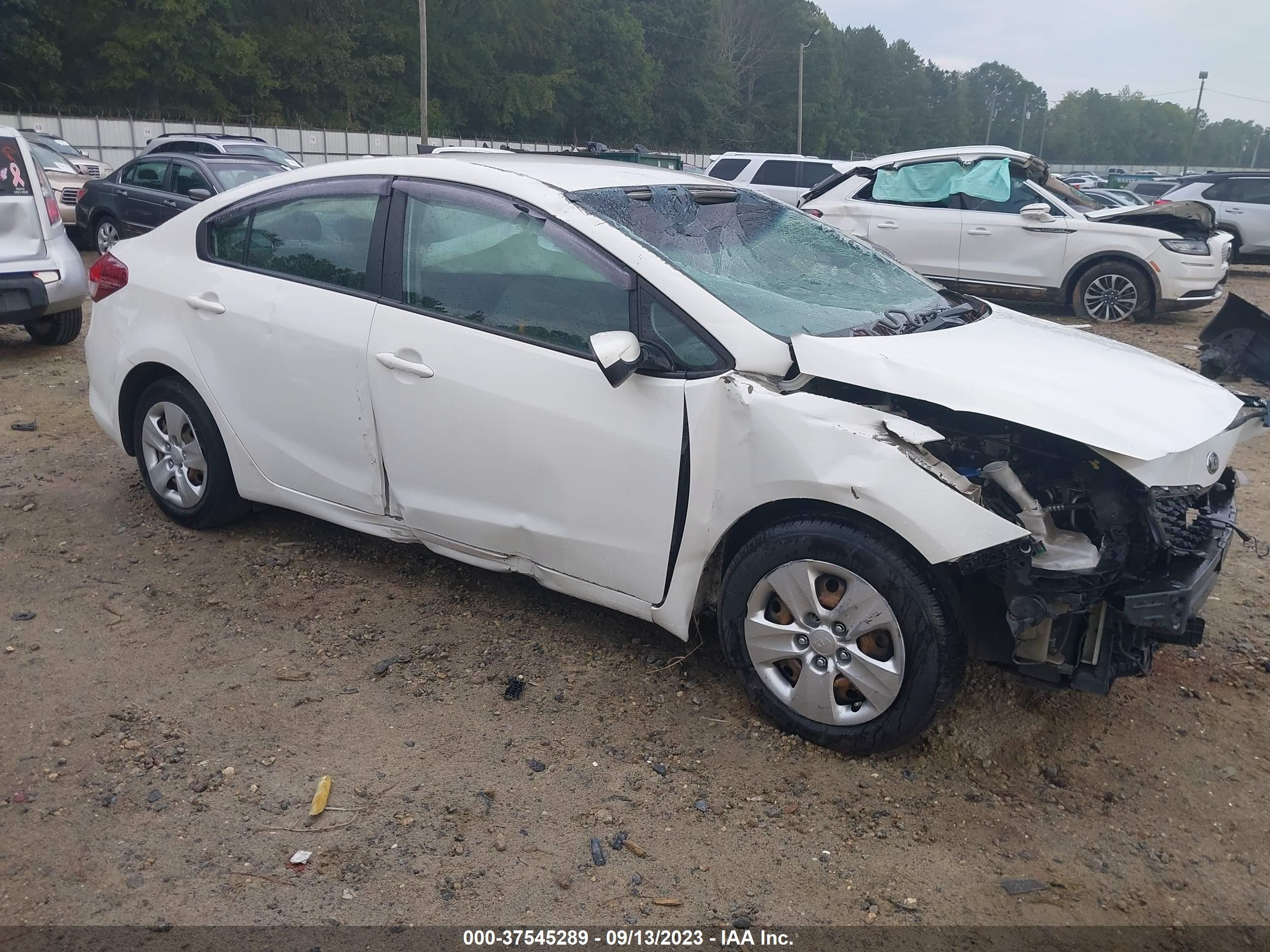 KIA FORTE 2017 3kpfk4a75he025065