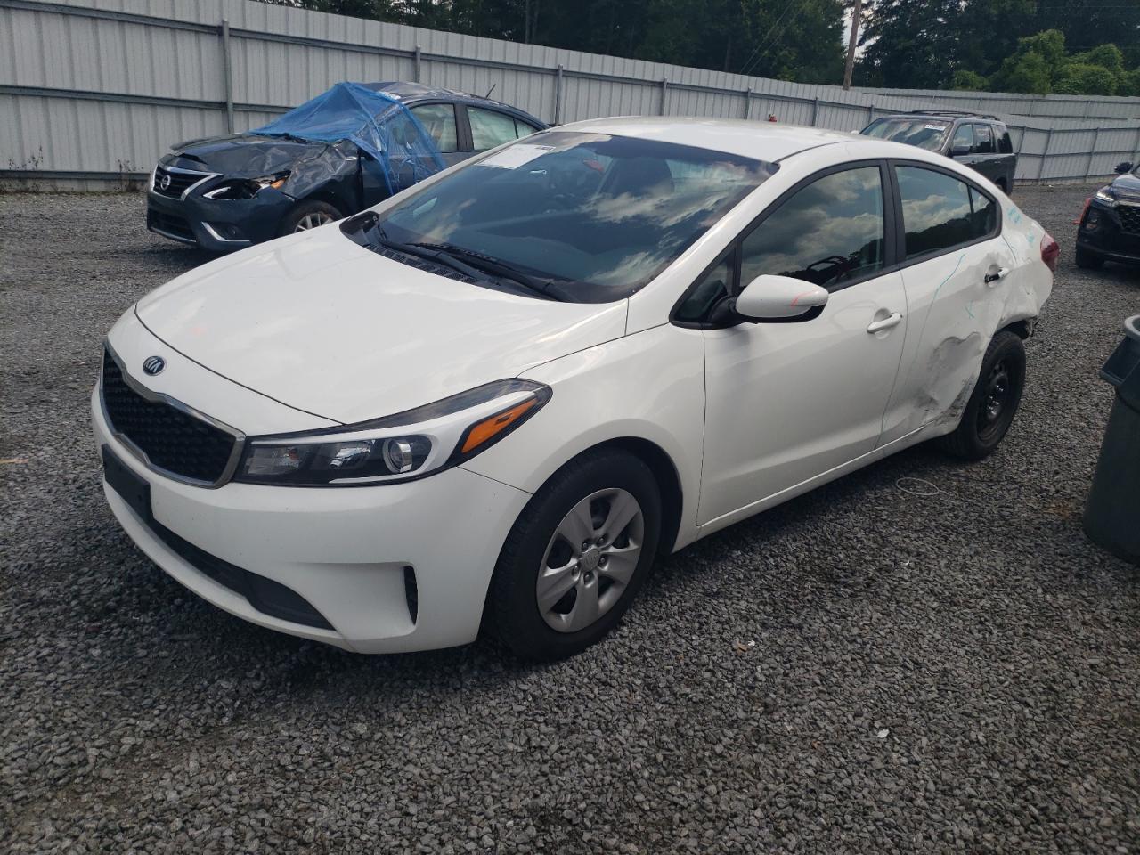 KIA FORTE 2017 3kpfk4a75he083399