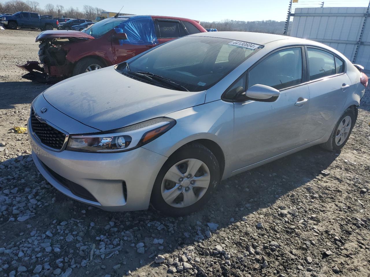 KIA FORTE 2018 3kpfk4a75je211338