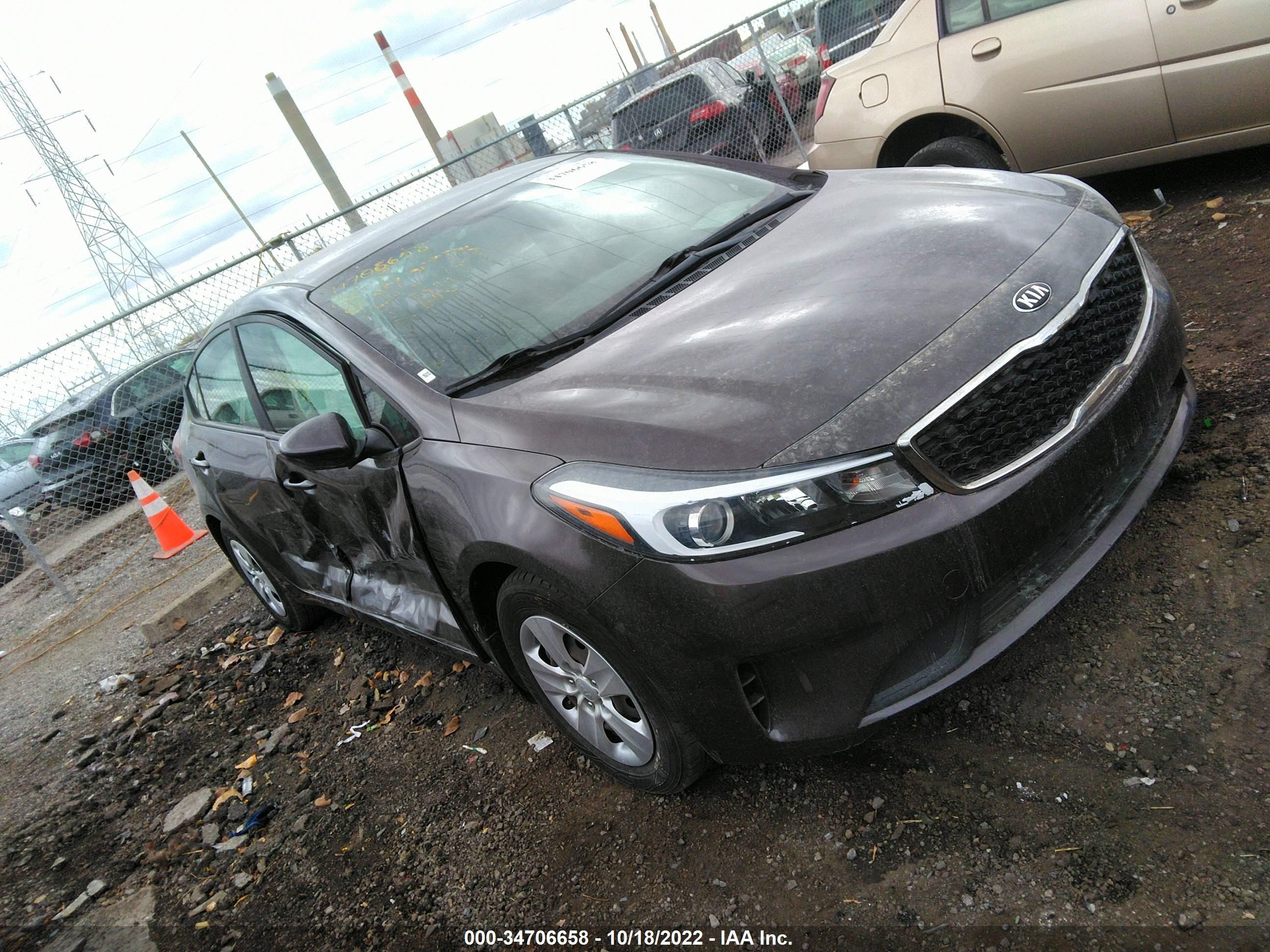 KIA FORTE 2018 3kpfk4a75je214272