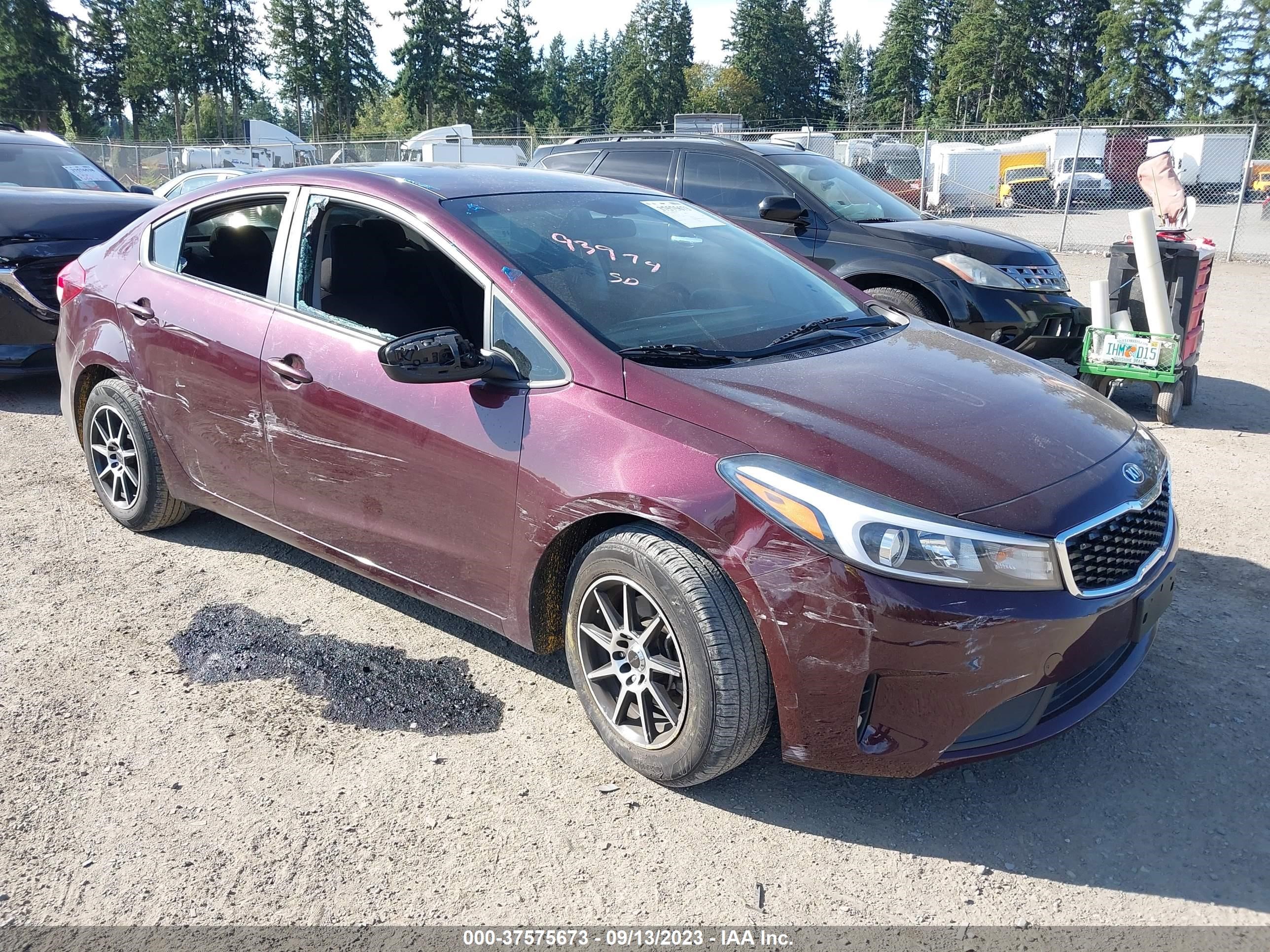 KIA FORTE 2018 3kpfk4a75je246154