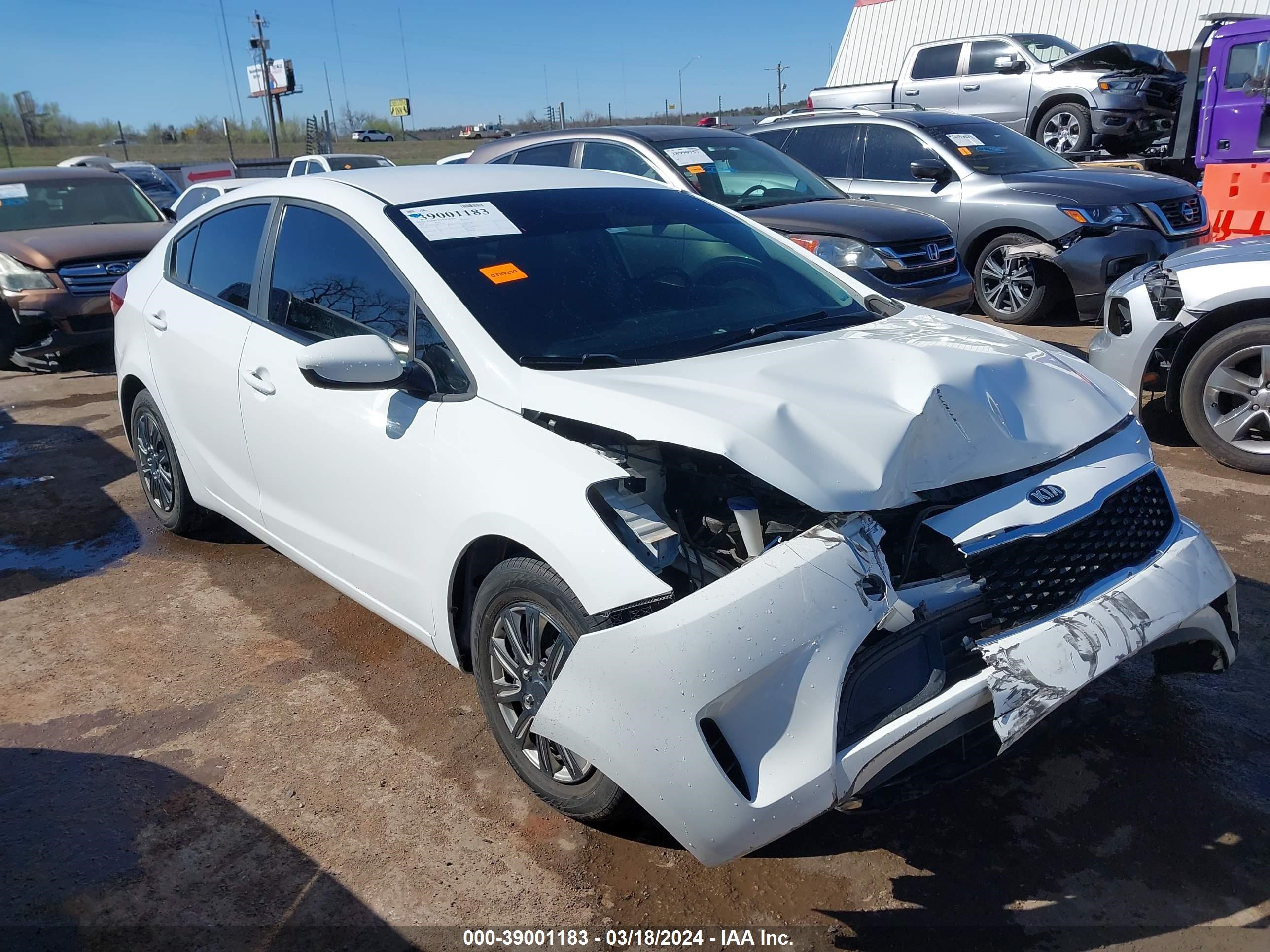 KIA FORTE 2018 3kpfk4a75je269191