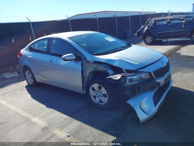 KIA FORTE 2018 3kpfk4a76je195568