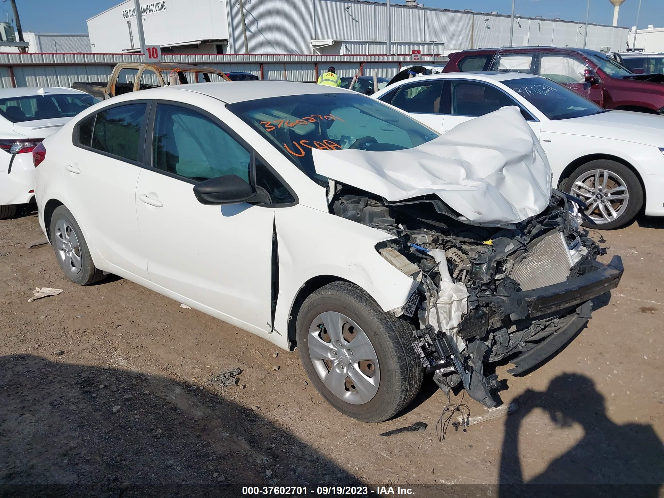 KIA FORTE 2018 3kpfk4a76je211588