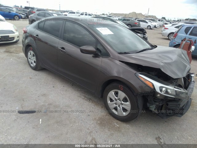 KIA FORTE 2017 3kpfk4a77he156210