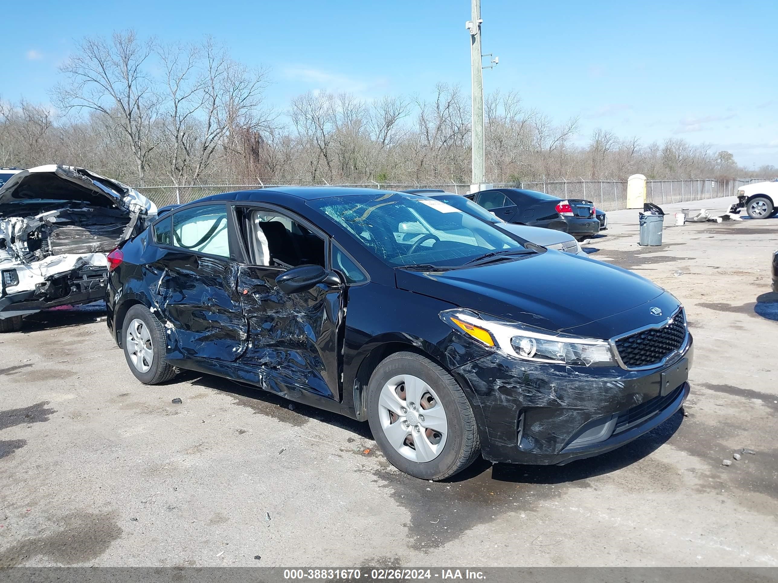 KIA FORTE 2017 3kpfk4a77he156322