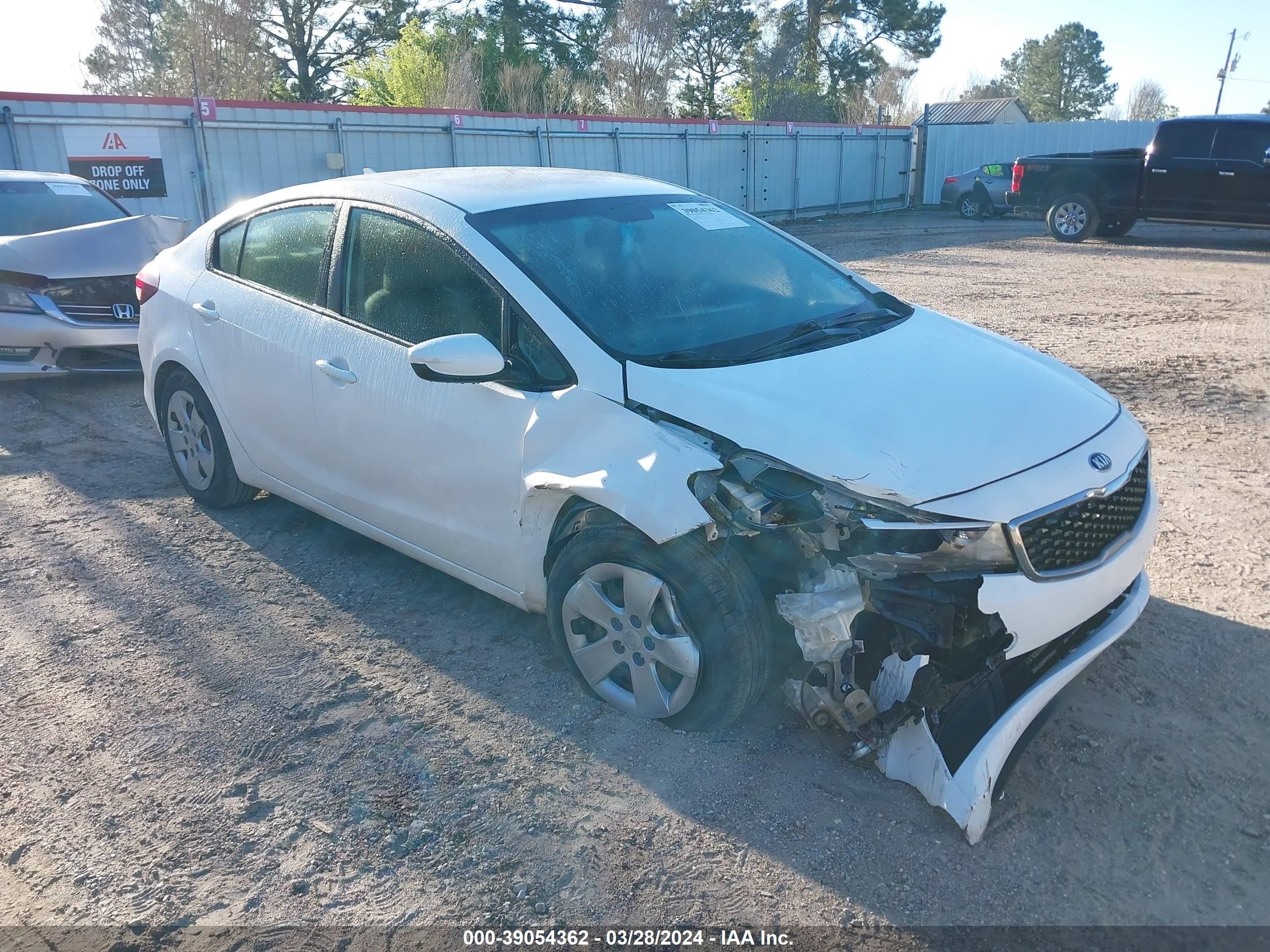 KIA FORTE 2017 3kpfk4a78he074714